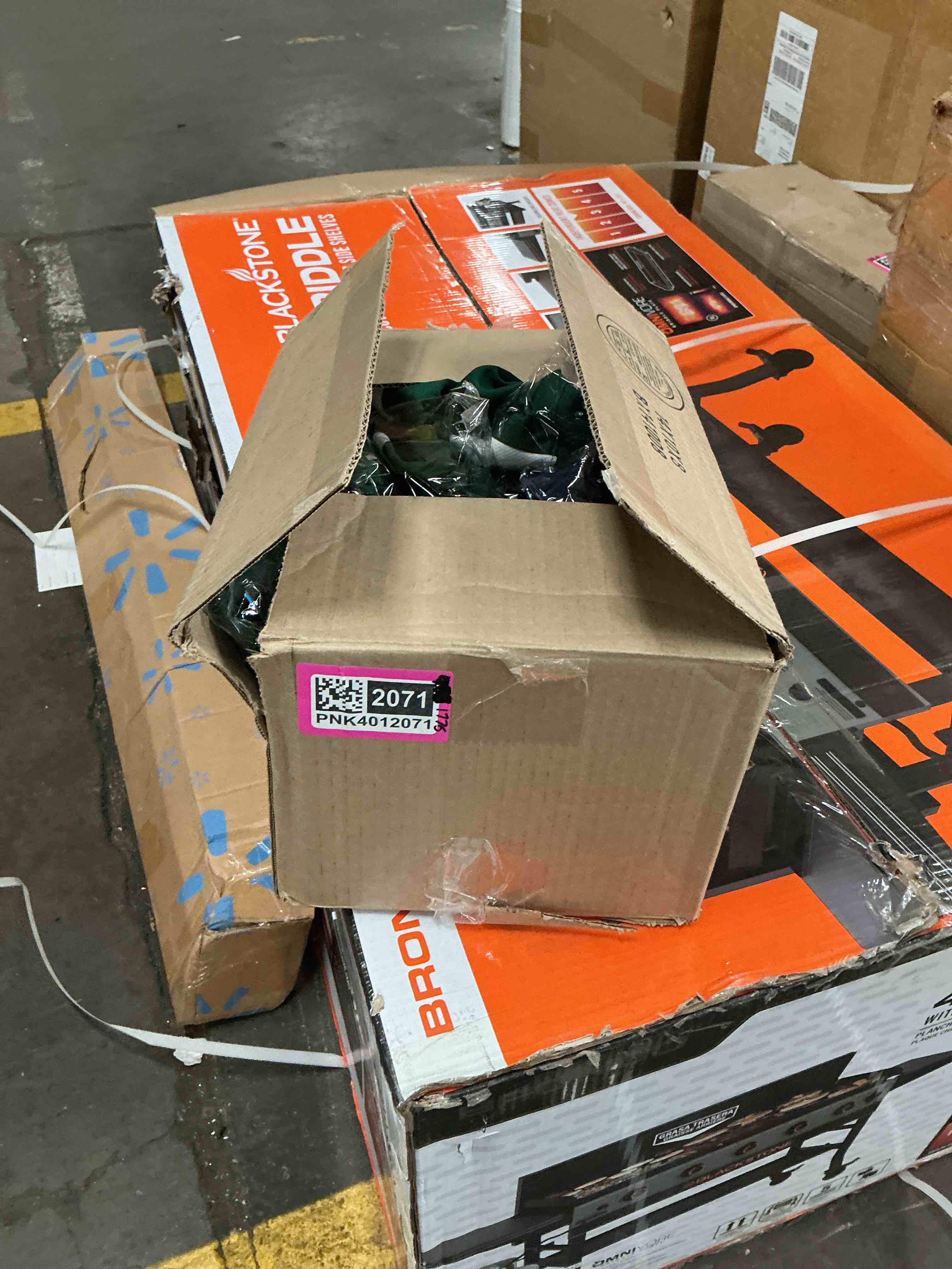 https://s3.amazonaws.com/lotting-images-prod/EmanualPiazza/PNK4012071_1777562143332.jpeg