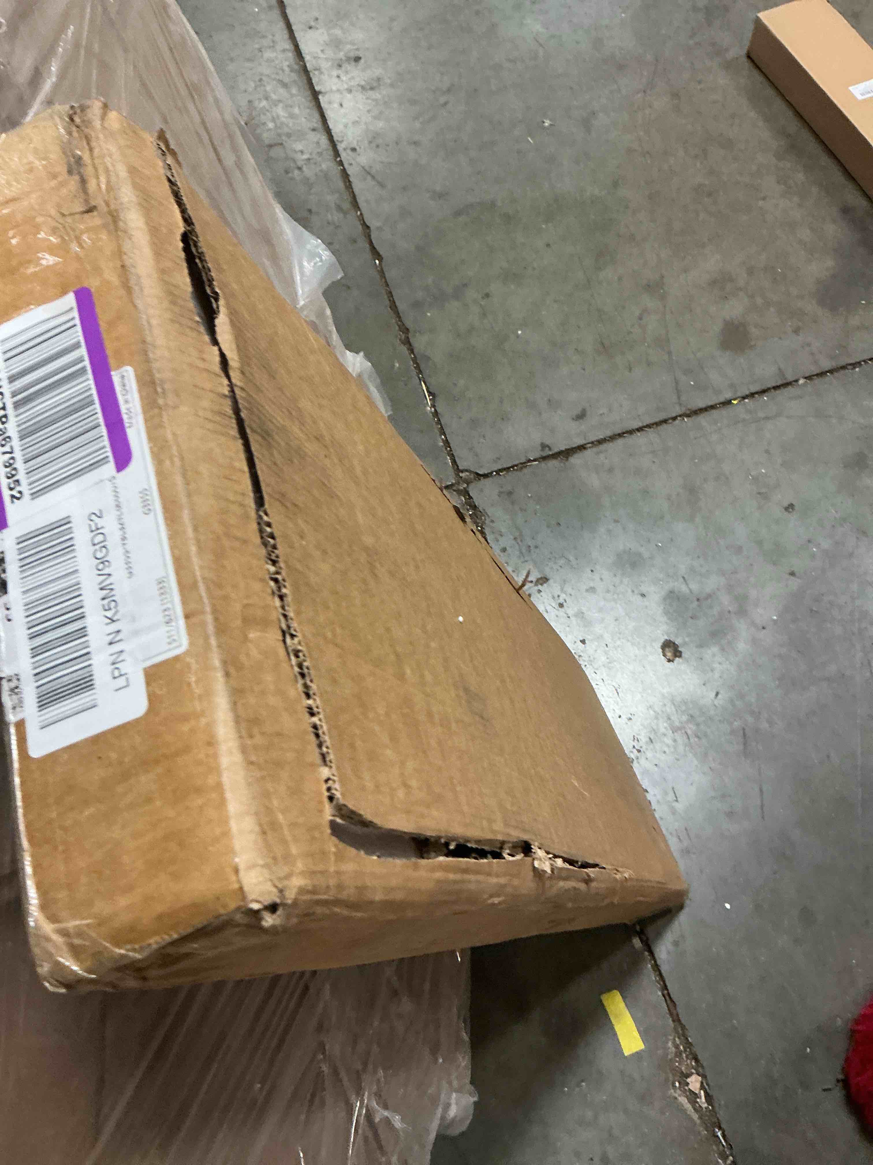 https://s3.amazonaws.com/lotting-images-prod/EmanualPiazza/PNK4012250_1775845950626.jpeg