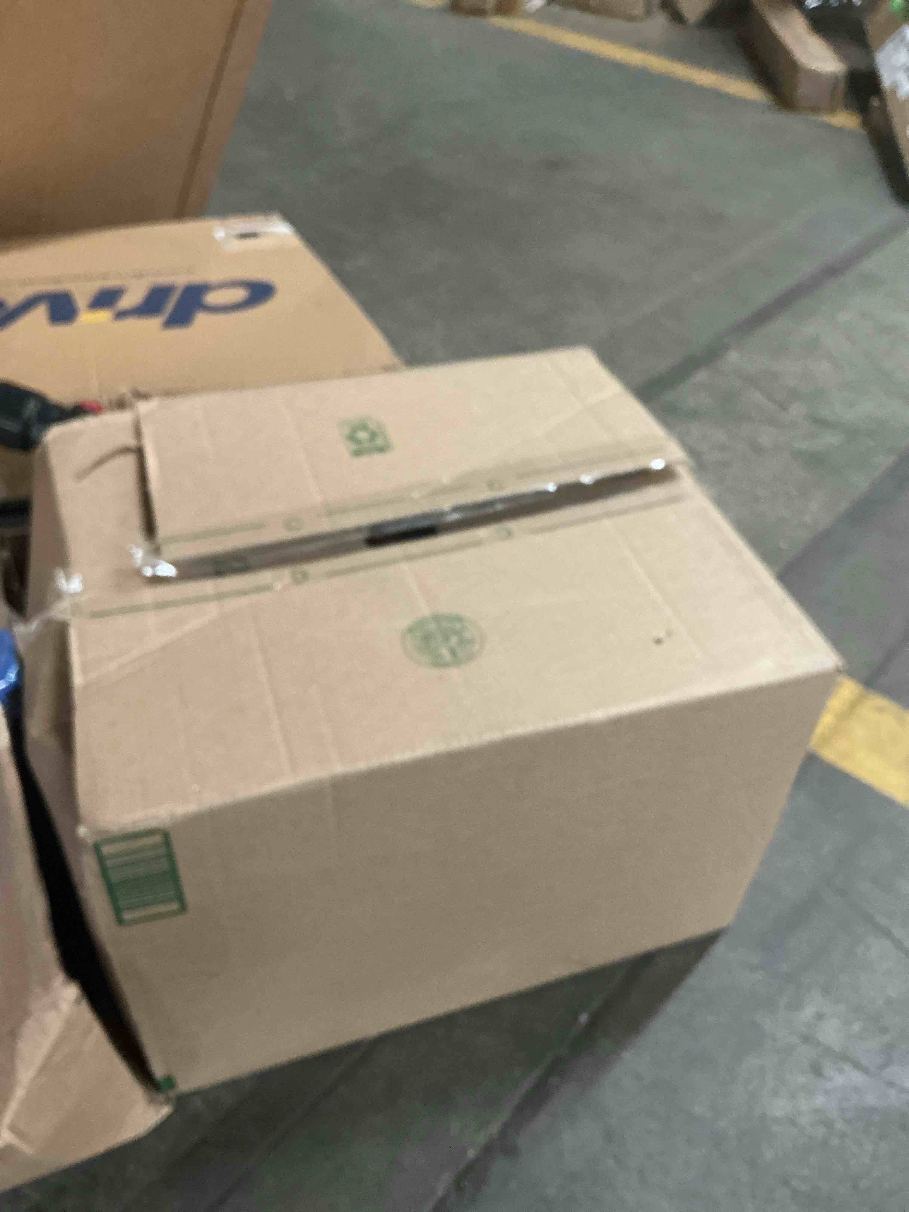 https://s3.amazonaws.com/lotting-images-prod/EmanualPiazza/PNK4018027_1778513215571.jpeg