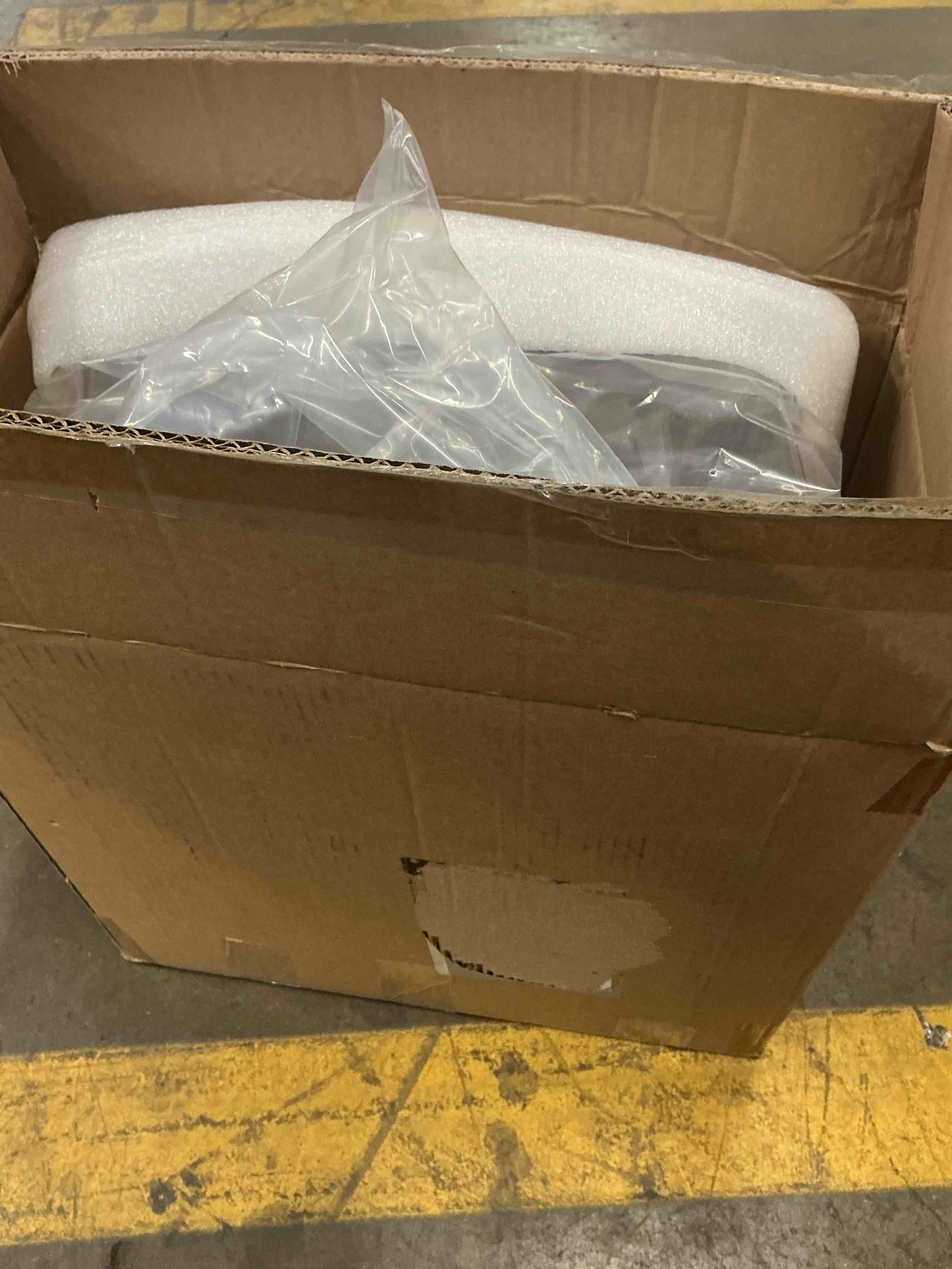 https://s3.amazonaws.com/lotting-images-prod/EmanualPiazza/PNK4018059_1778508502170.jpeg