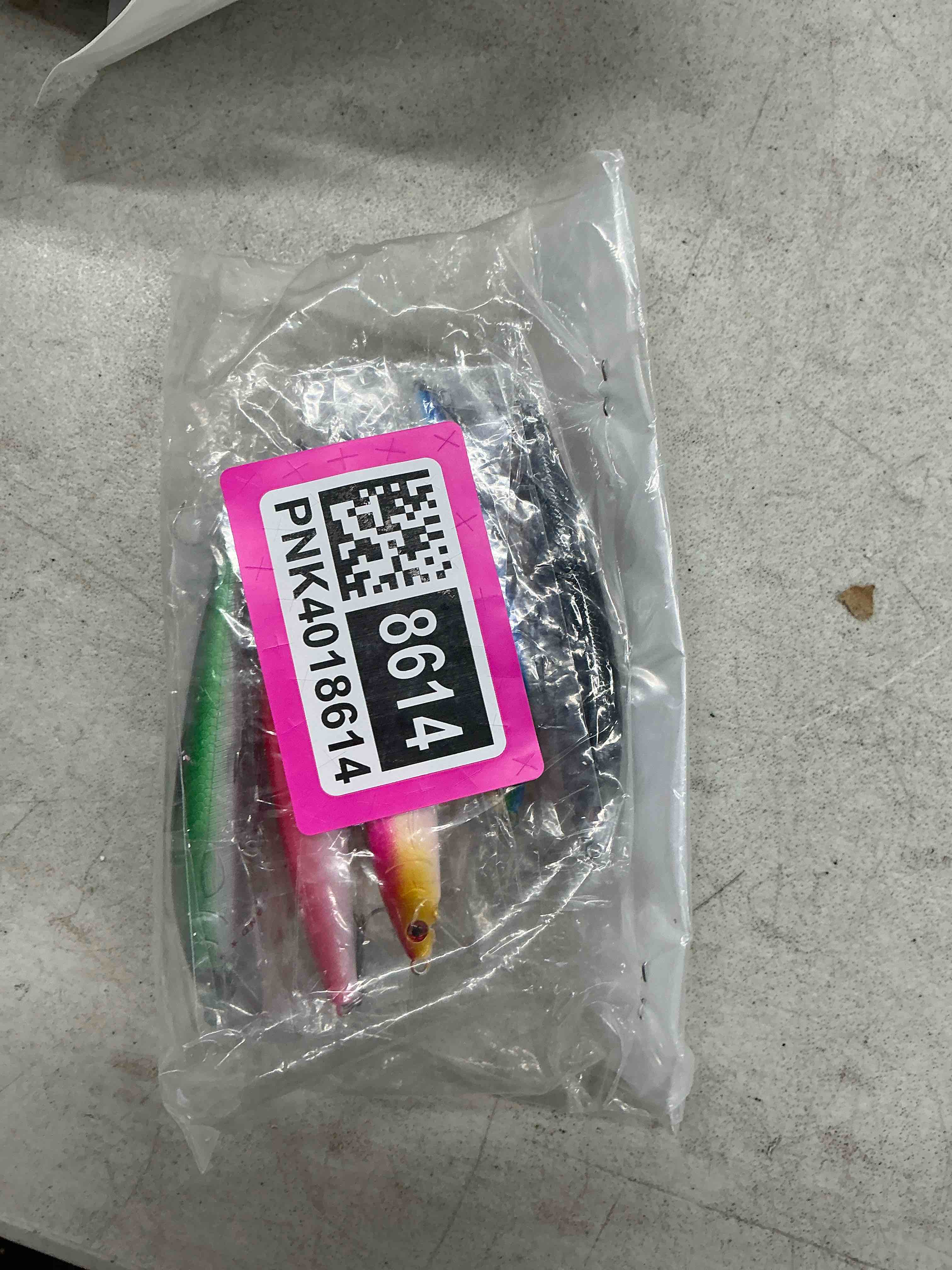Condition photo showing Good Condition for 10pcs jerkbait fishing lures kit minnow lures crankbaits with treble hooks for saltwater and freshwater topwater fishing bait for bass trout pike walleye