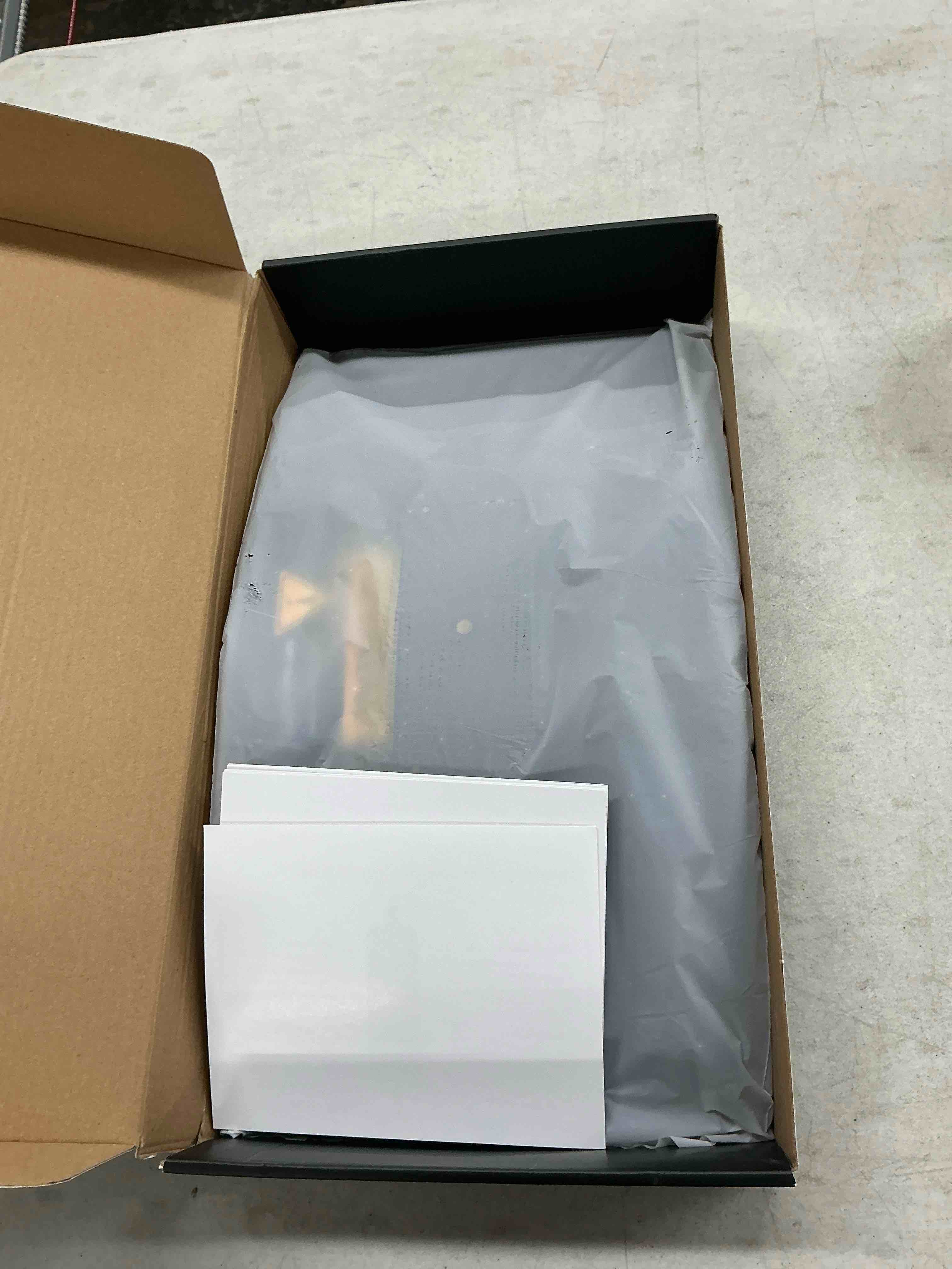 https://s3.amazonaws.com/lotting-images-prod/EmanualPiazza/PNK4018726_1779378077646.jpeg