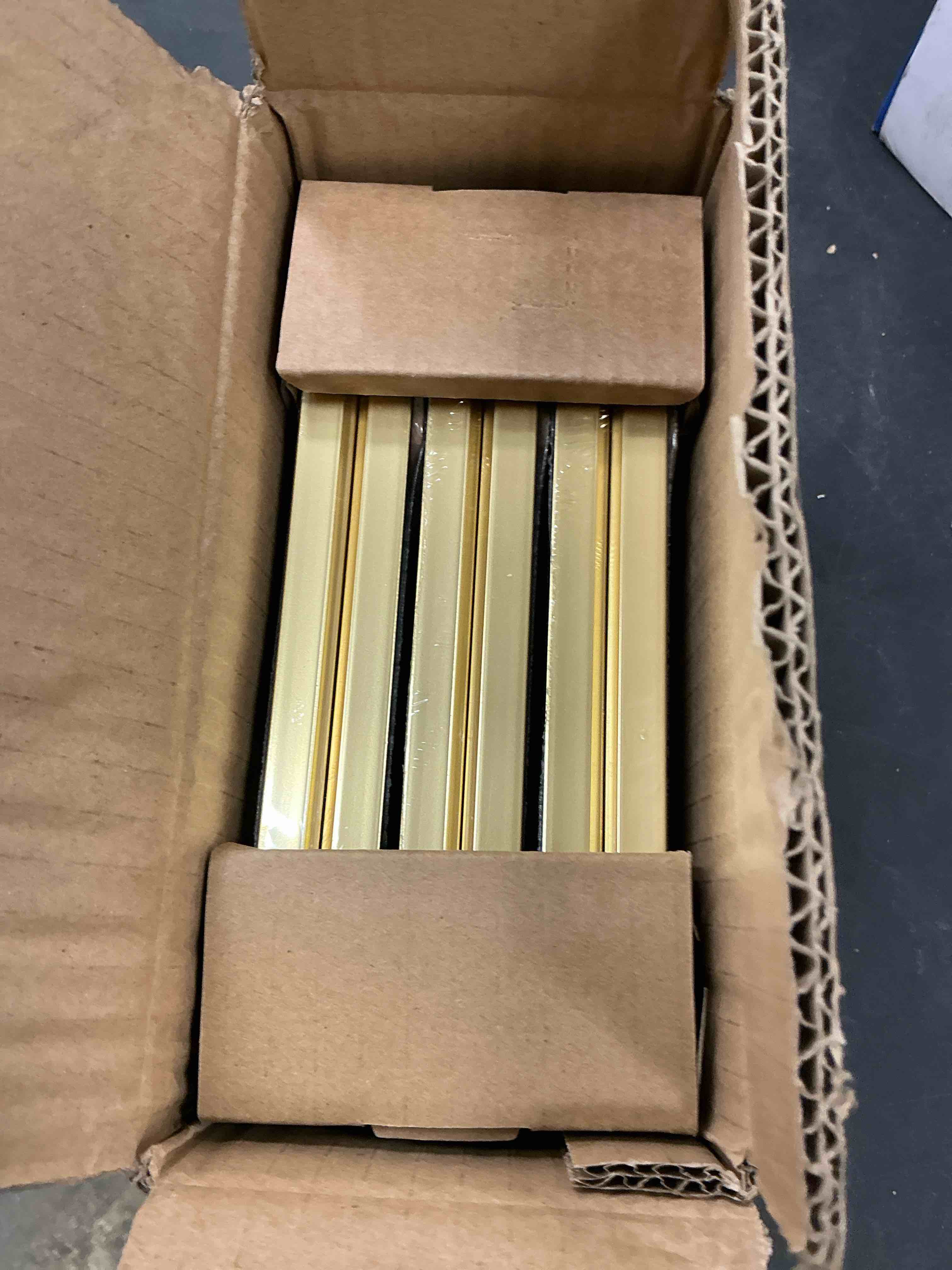 Condition photo showing New/Like New for LaVie Home 4x6 Picture Frames (6 Pc, Gold) Simple Designed Photo Frame with High Definition Glass for Wall Mount & Table Top Display, Set of 6 Classic Collection Gold 4x6