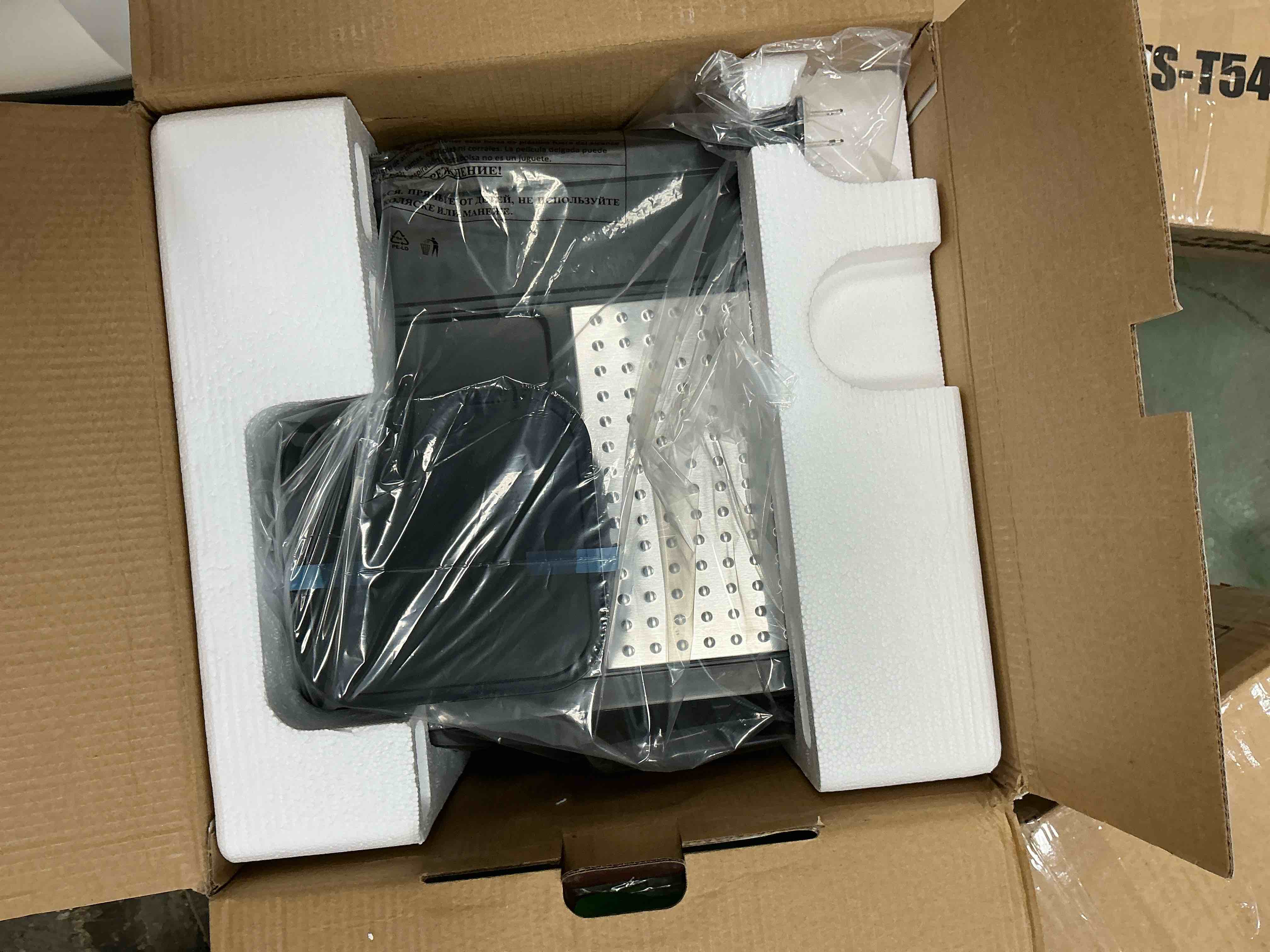 Condition photo showing New/Like New for Bluebow All-in-One Espresso Machine with Grinder, 20-Bar Automatic Coffee Maker, Built-in Milk Frother for Latte & Cappuccino, Single/Double Shot