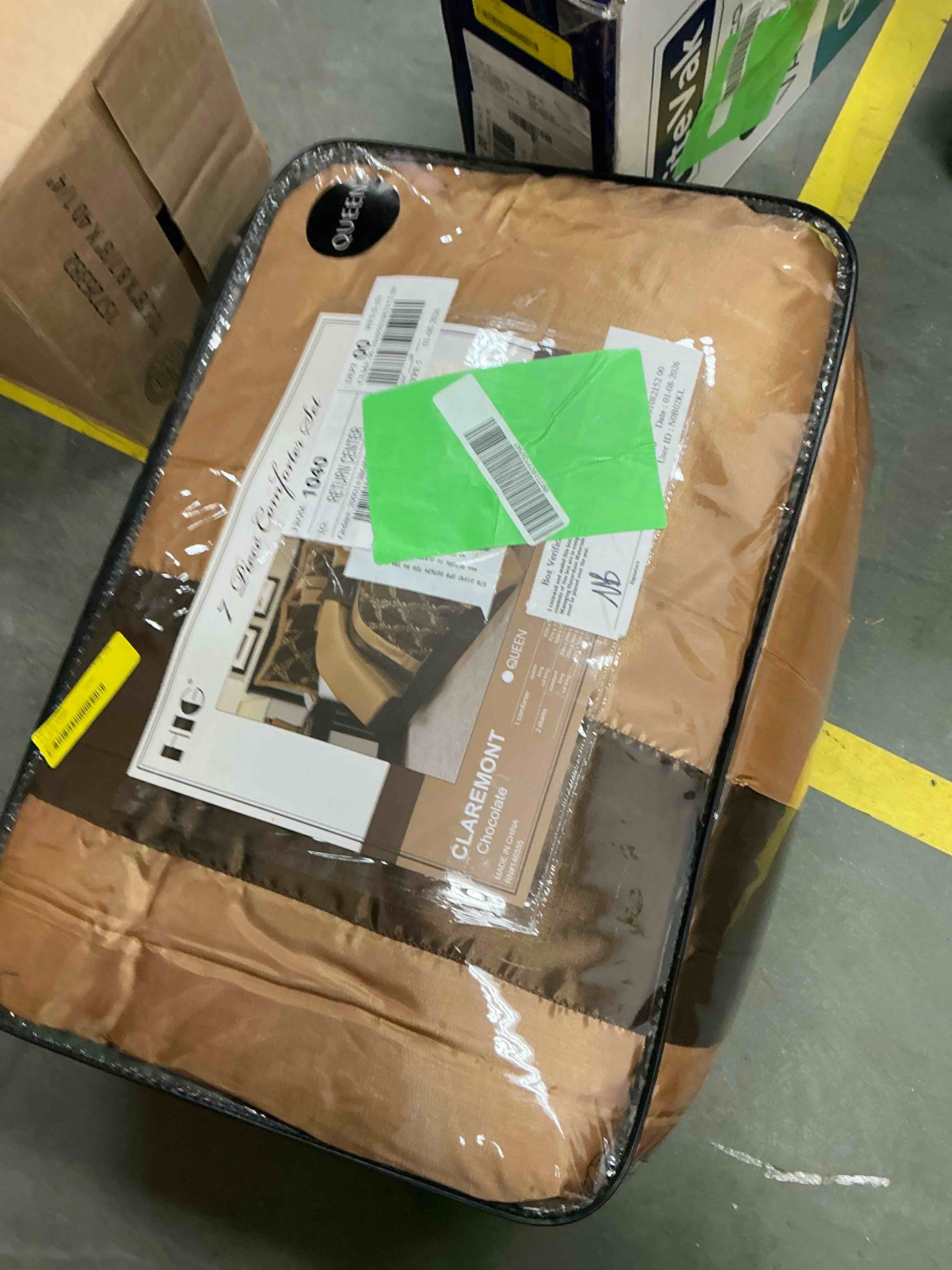 Condition photo showing Good Condition for HIG 7 Piece Chocolate and Gold Faux Silk Fabric Embroideried Bedding Set, Queen