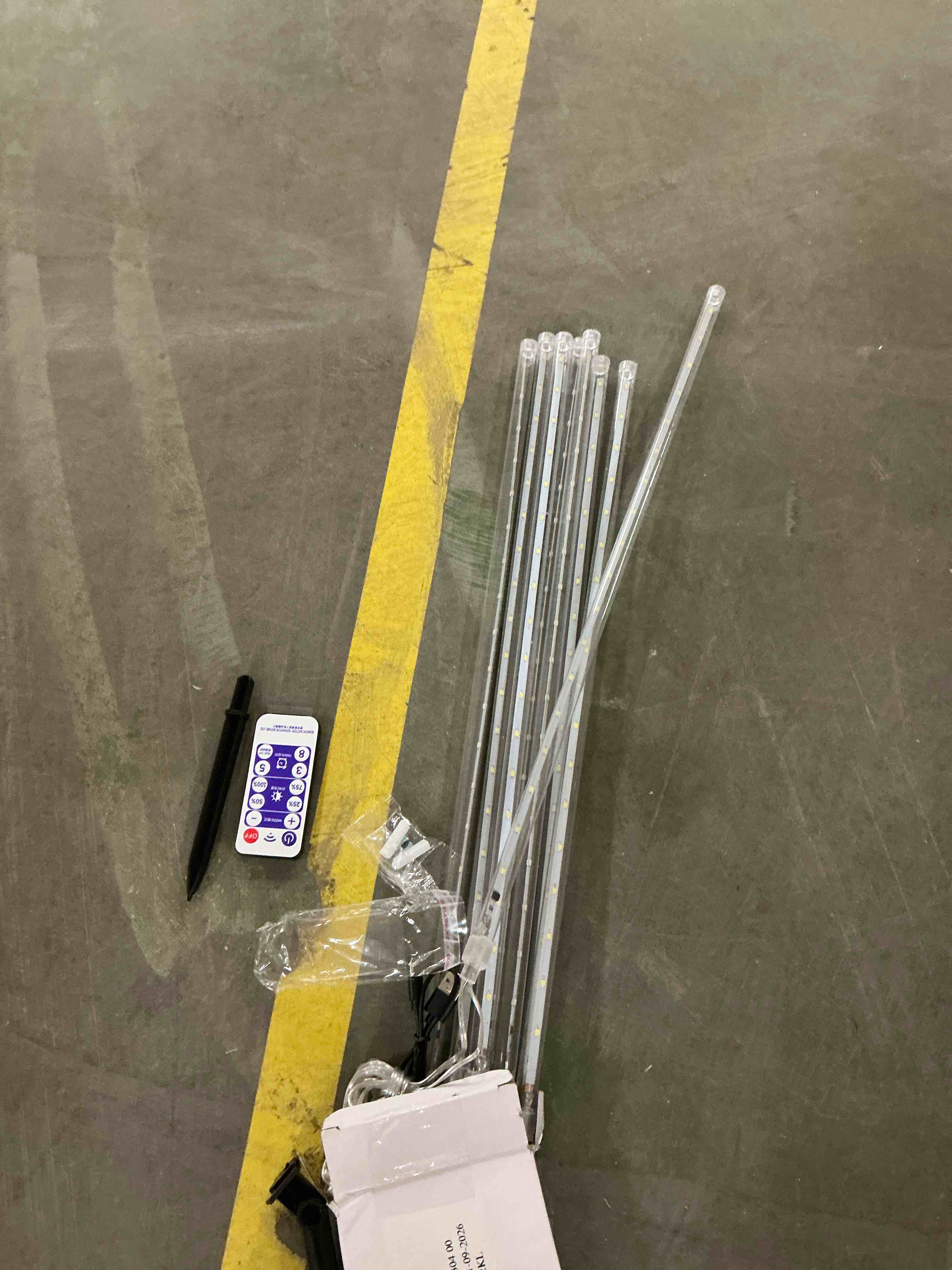 Condition photo showing Good Condition for vidaXL Meteor Lights Falling Rain Lights Cascading Christmas Lights for Party