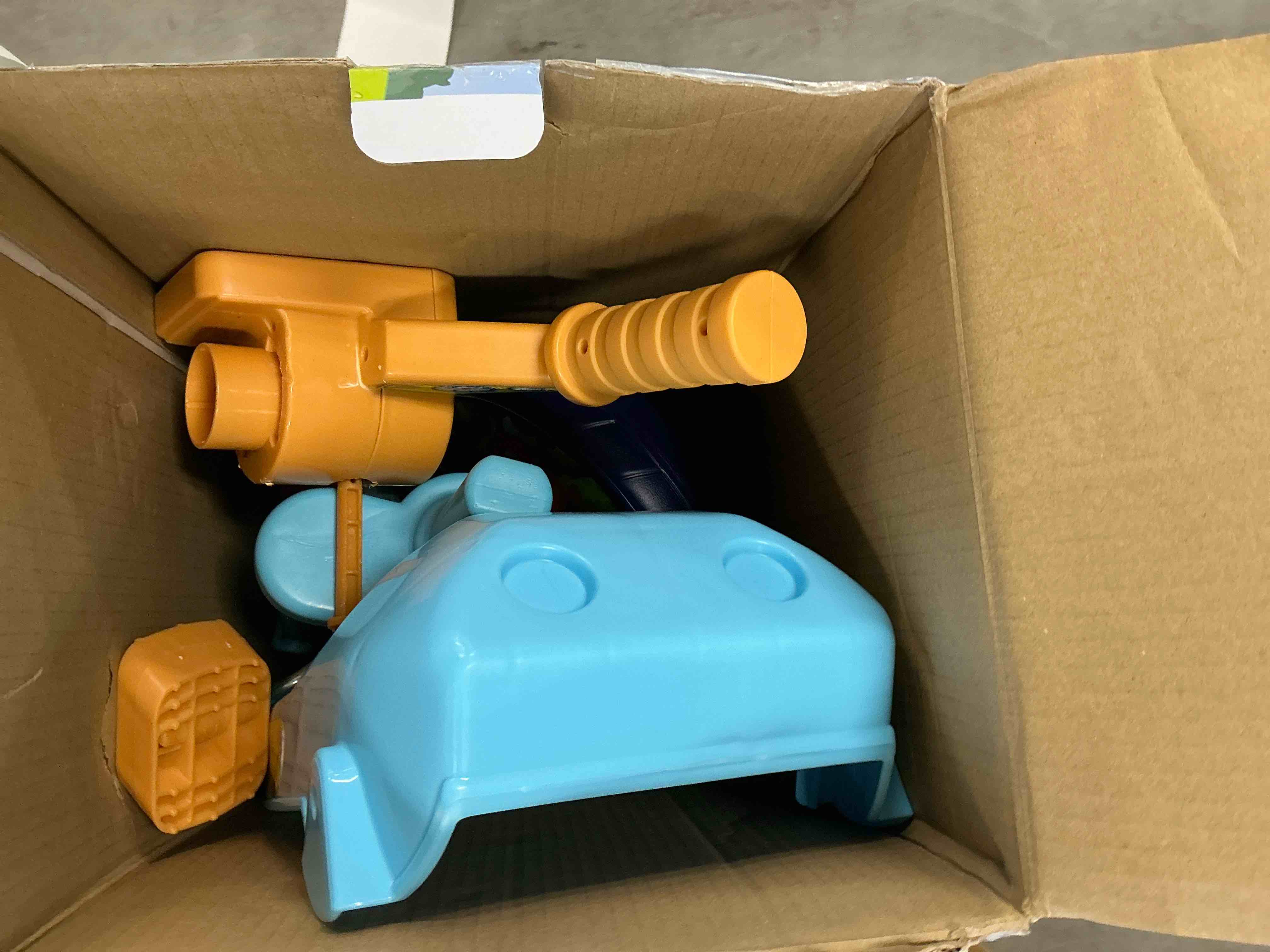 Condition photo showing New/Like New for Bluey 10" Fly Wheel Kids' Tricycle with Electronic Sound
