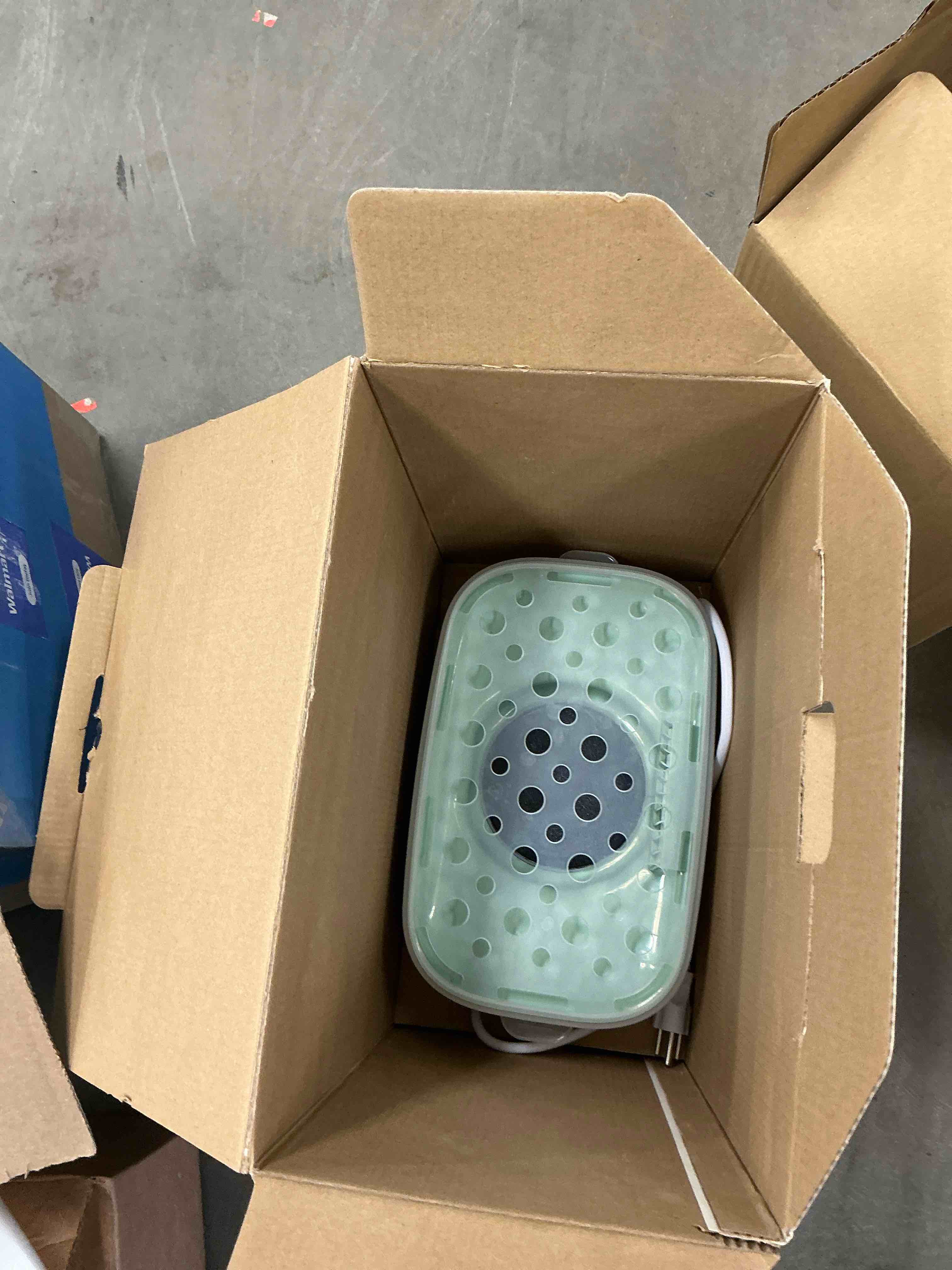 Condition photo showing Good Condition for Momcozy Bottle Sterilizer and Dryer, 8-in-1 Electric Steam Baby Bottle Sterilizer for Baby Bottles
