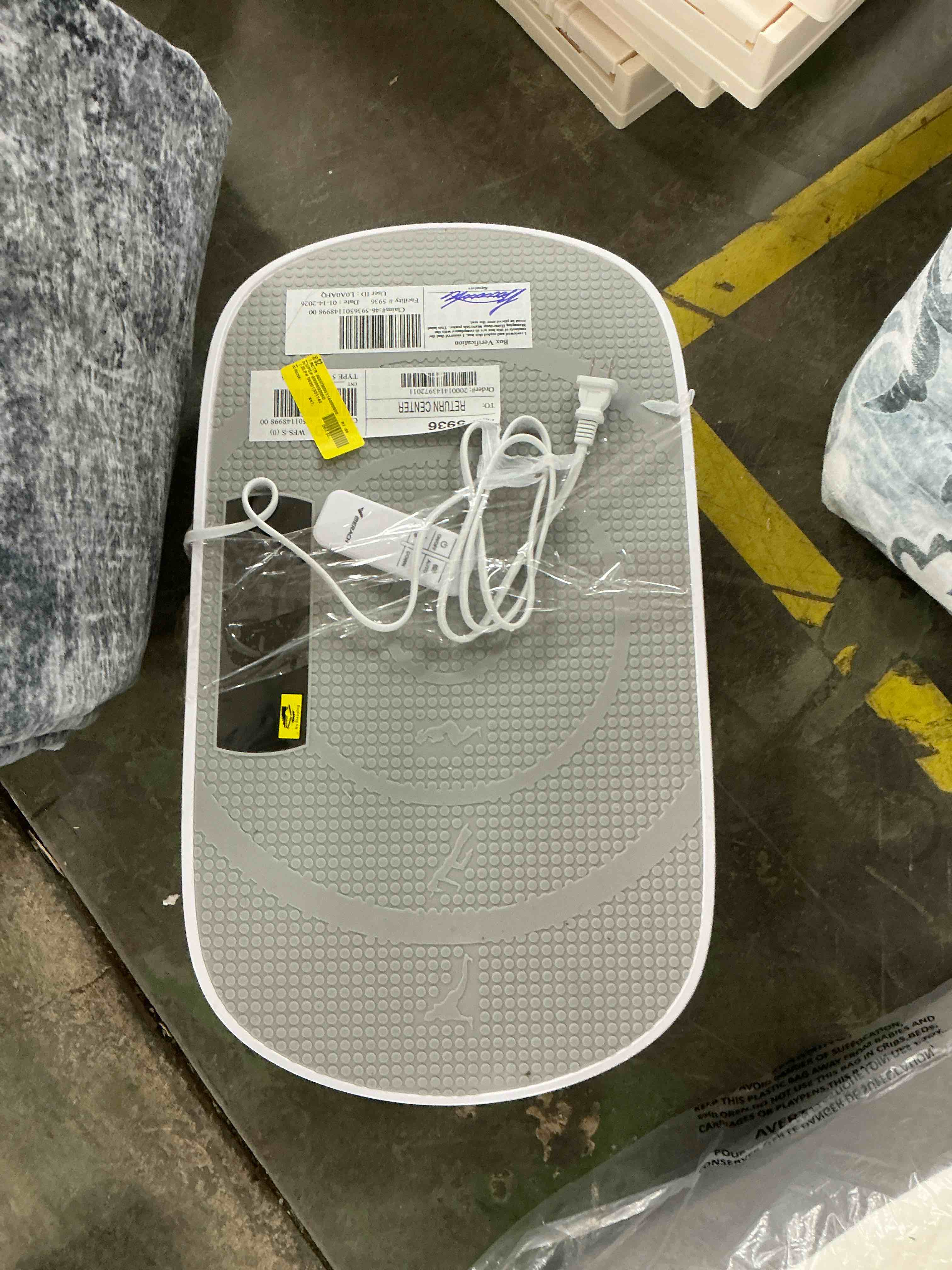 Condition photo showing Good Condition for MERACH Vibration Plate Exercise Machine, Whole Body Workout Equipment for Women, Bluetooth and Silicone Pedal, Vibration Plate with Auto Mode, Vibrate Fitness Platform for Home Grey