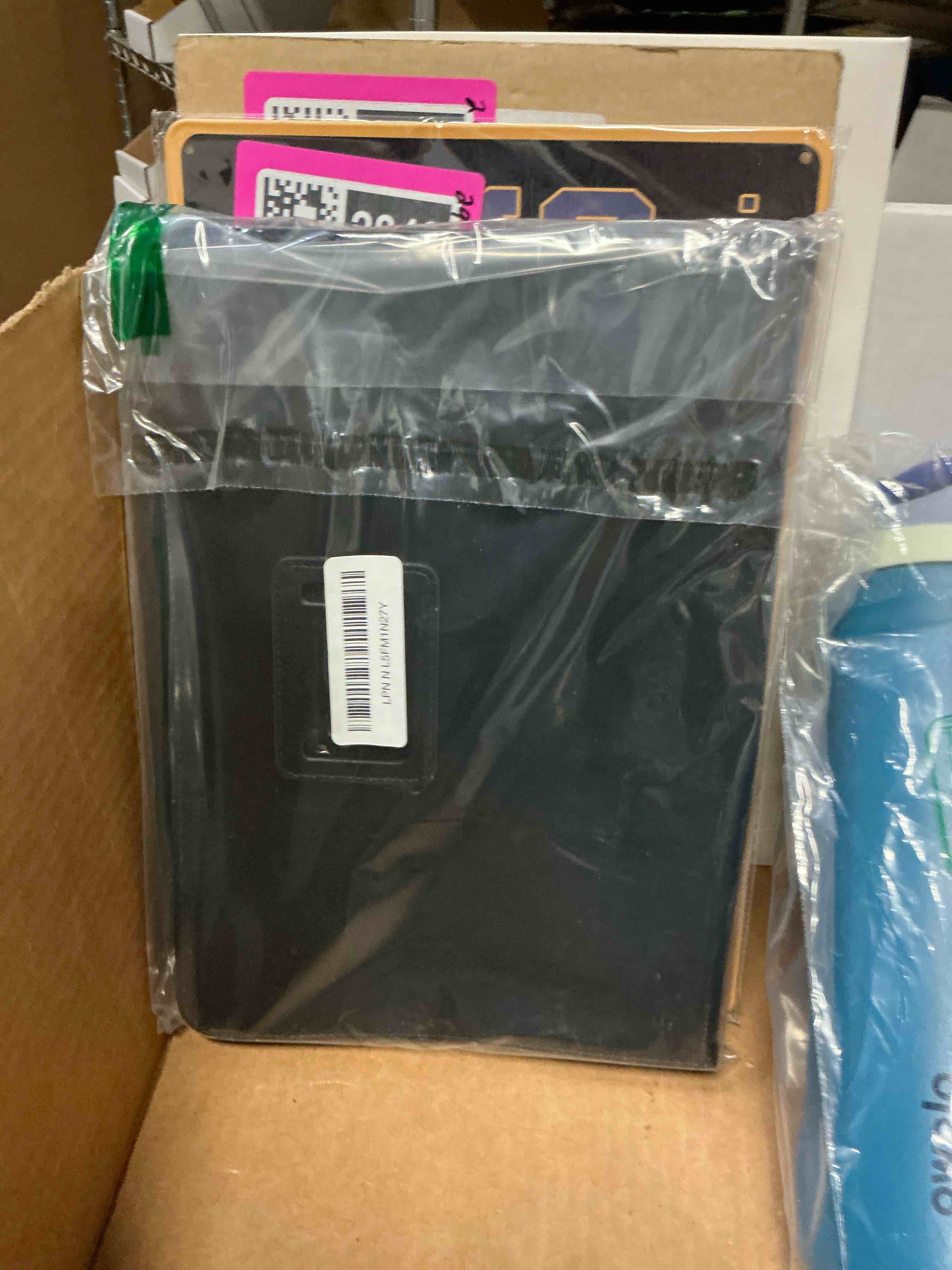 Condition photo showing Good Condition for Universal 10 Inch Tablet Case, Universal 10.1 Inch Tablet Case, Viclowlpfe Protective Folio Stand Android Case for 9.6-11 Inch Tablet with Hand Strap and Cards Slots, Black