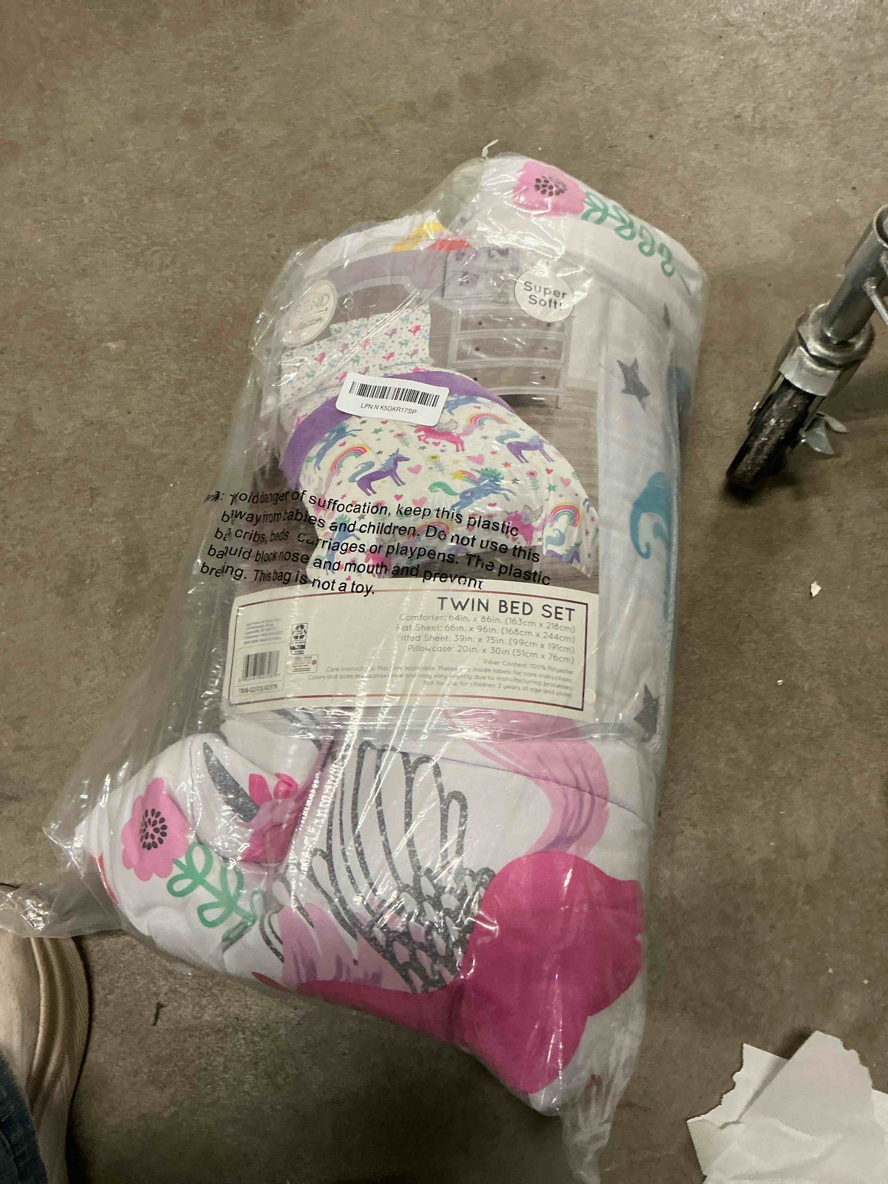 Condition photo showing Good Condition for Jay Franco Unicorn Rainbow 4 Piece Twin Bed Set - includes Comforter & Sheet Set - Super Soft Fade Resistant Microfiber