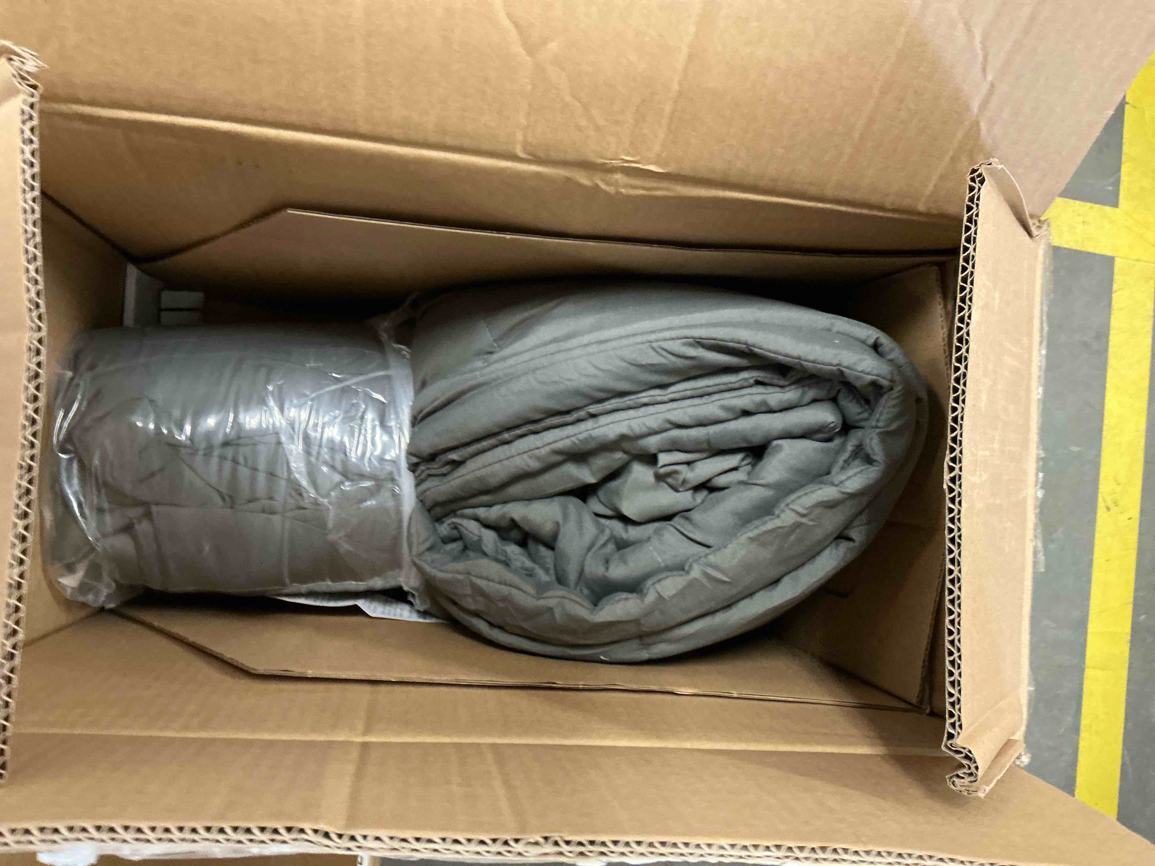 Condition photo showing Good Condition for Queen Size All-Season Down Alternative Comforter Set Dark Gray Comforter for Adults and Teens by KINMEROOM