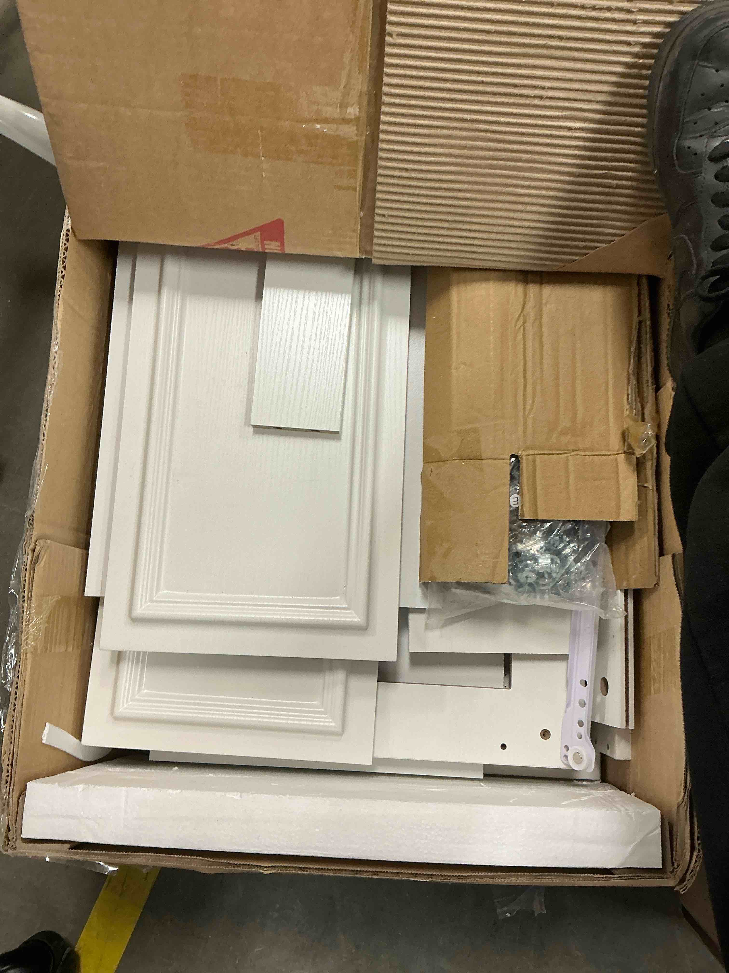 Condition photo showing Good Condition for IDEALSOUL White Dresser,6 Drawer Dresser for bedroom,Retro Wood Storage Cabinet for Living Room