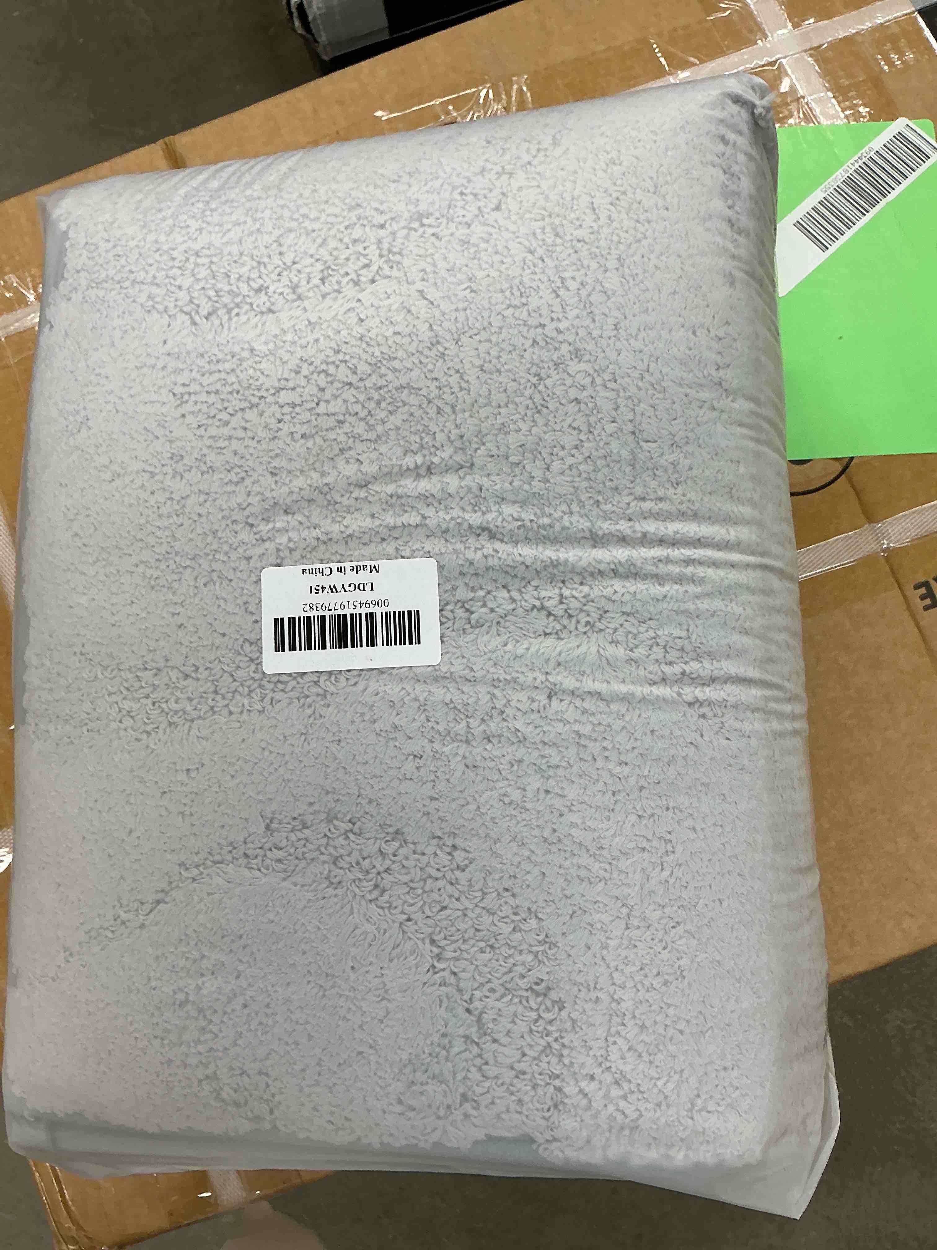 Condition photo showing New/Like New for Ileading Bathroom Rugs Sets 4 Piece, Super Soft and Absorbent Non Slip Microfiber Toilet Bathroom Mats