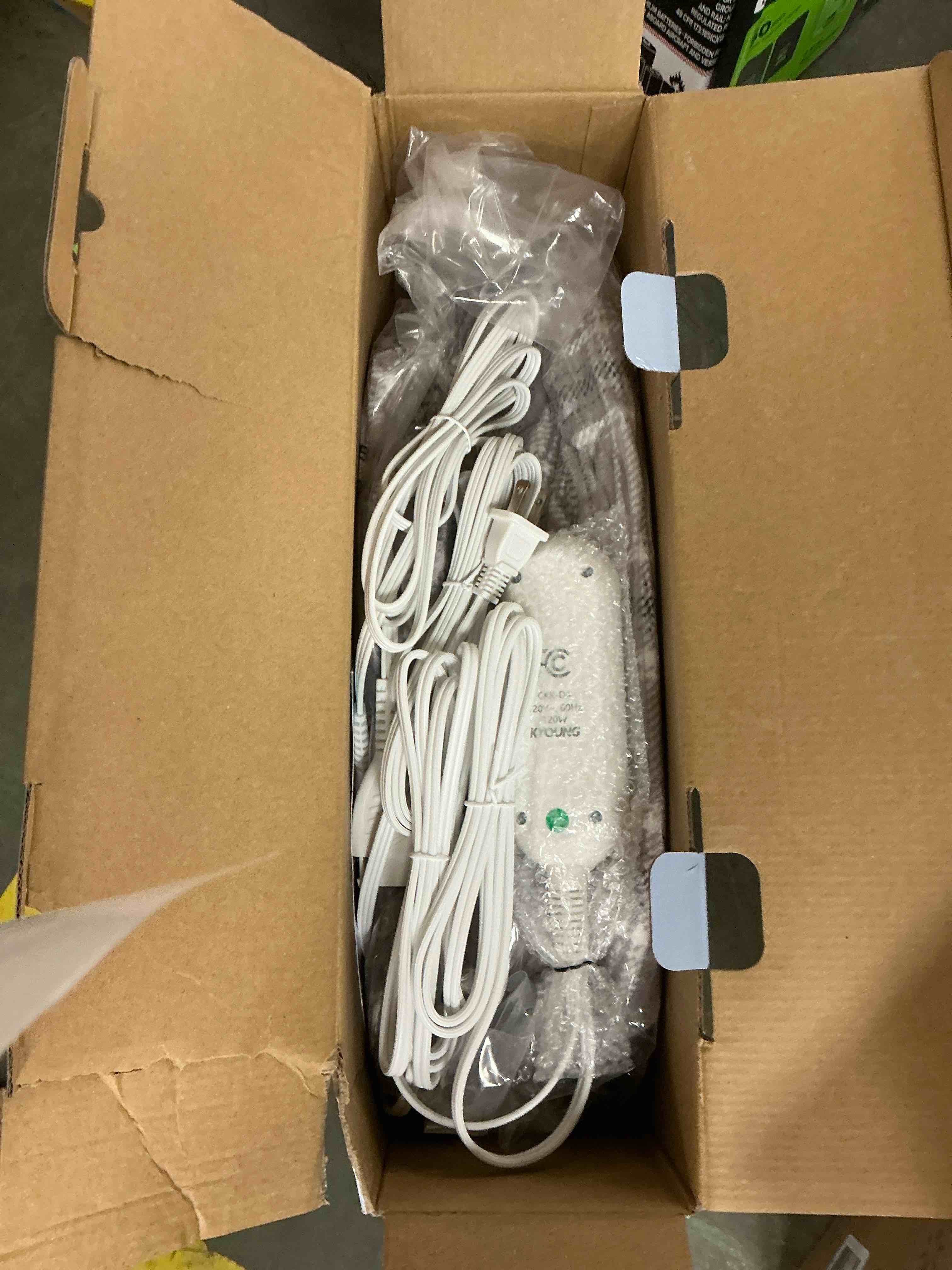 Condition photo showing New/Like New for ELEKA Electric Blanket King Size?Soft Flannel & Sherpa Heated Blanket?1–10H Auto?Off,8 Heating Levels?Warm Gift for Family ,90"x100" inches? Grey White Plaid