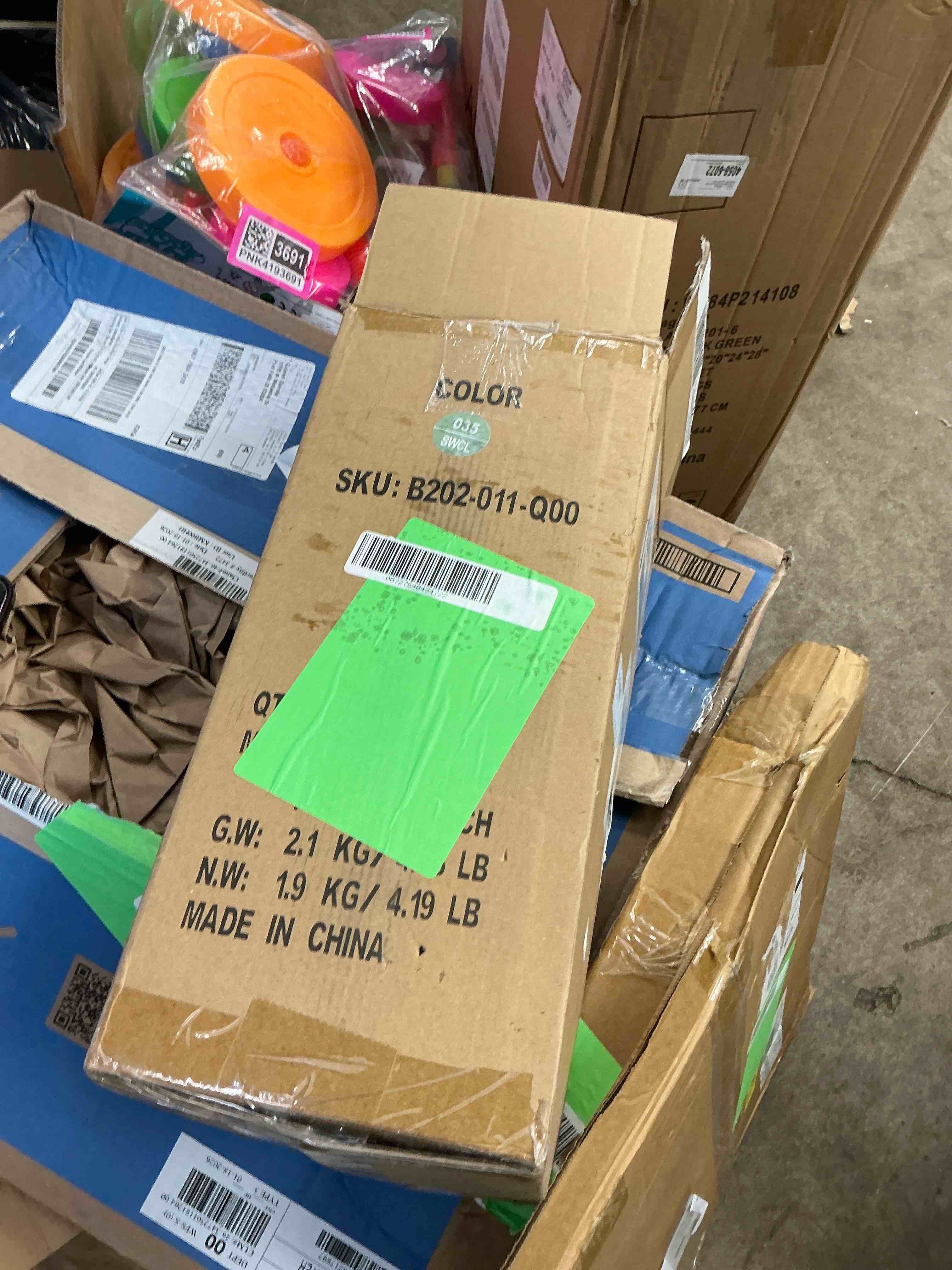 Condition photo showing New/Like New for Comforter Queen Sage Green All Season Down Alternative  Cooling Quilted Duvet Insert  Bed Comforter with Corner Tabs  Washable Hypoallergenic Reversible Quilt