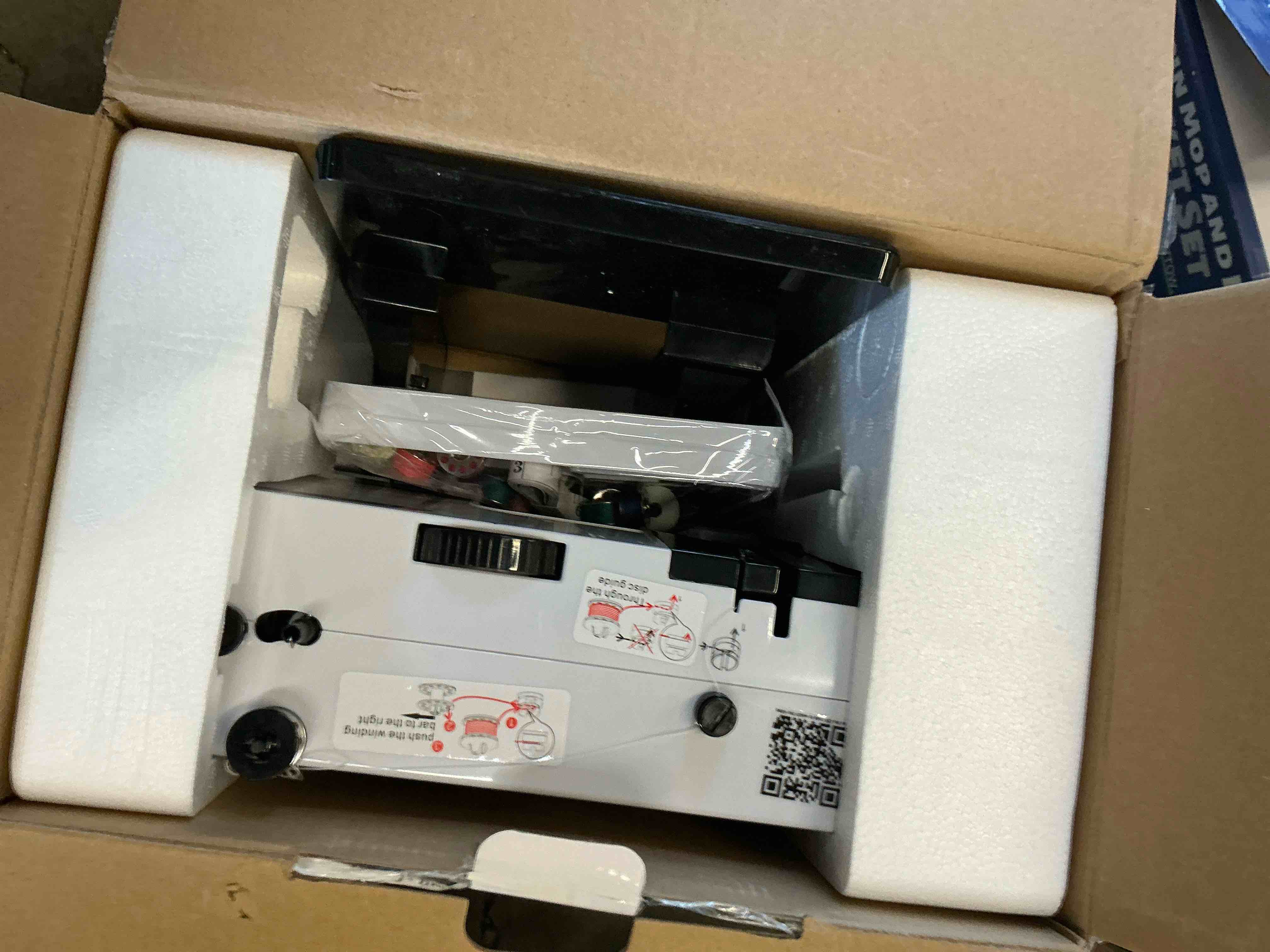 Condition photo showing Good Condition for BCOOSS Portable Sewing Machine for Beginners 38 Built-in Stitches with Extension Table &Dual Speed