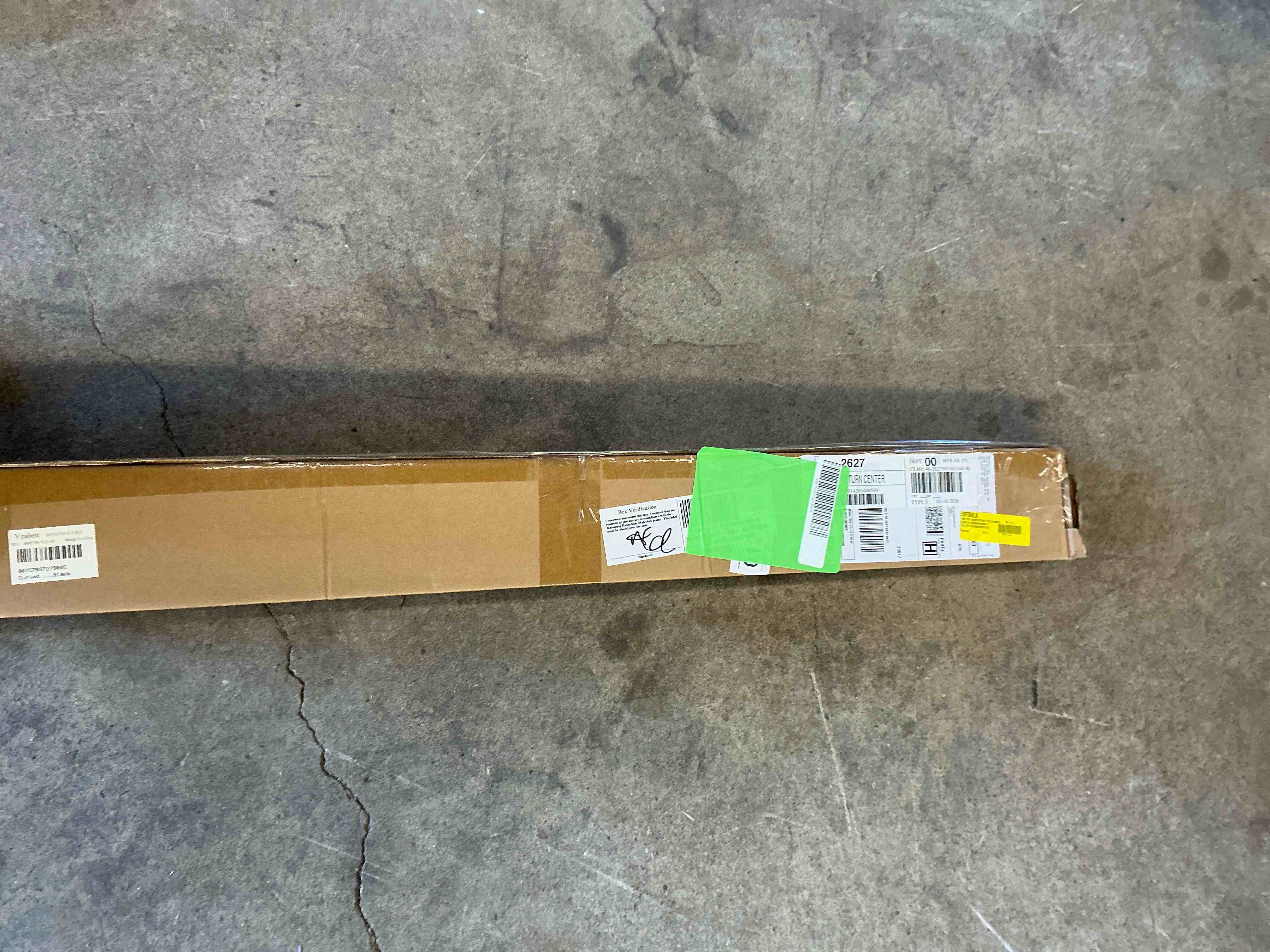 Condition photo showing Good Condition for Yeabett Curved Shower Curtain Rod 43-72 Inches Adjustable, Shower Rods for Bathroom Aluminum Rustproof, Round shower curtain rod Expandable, Black