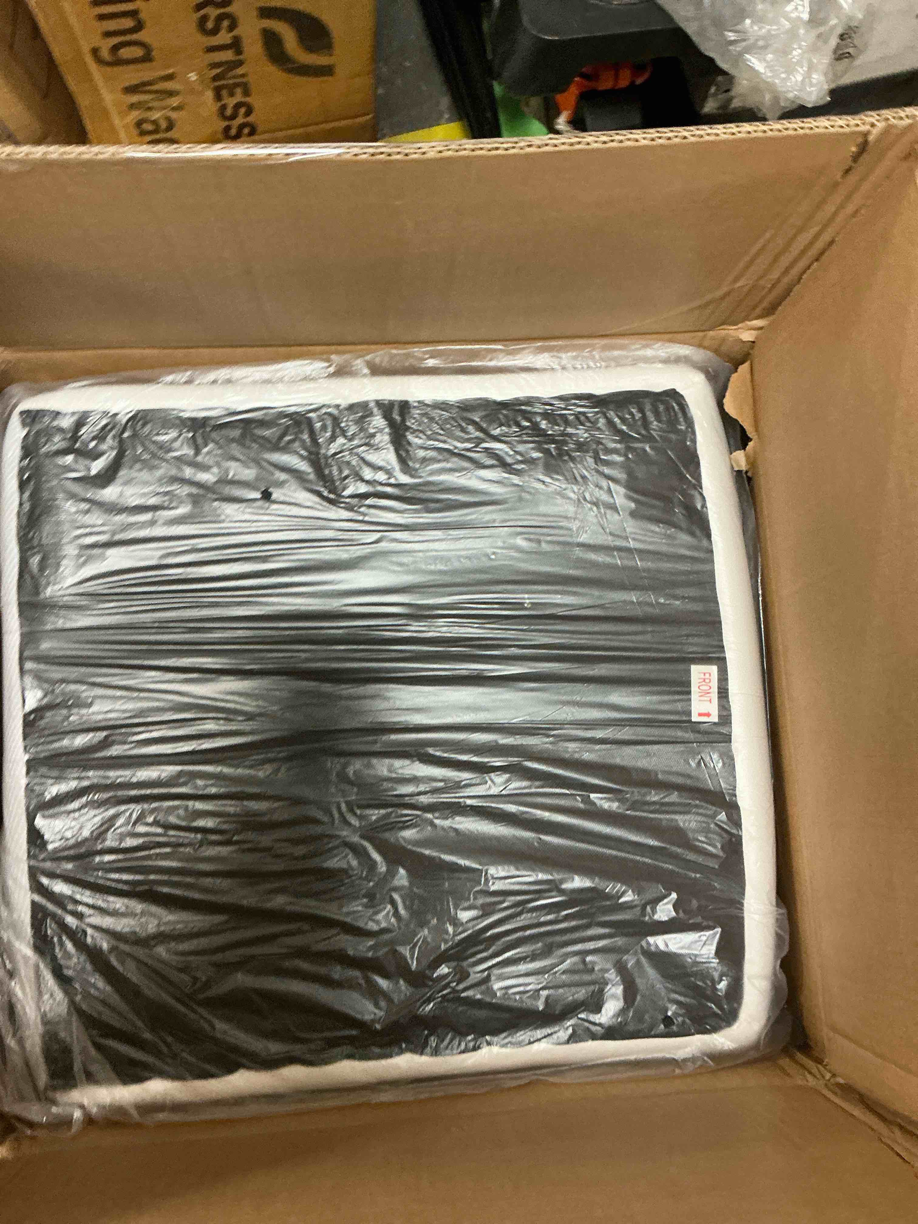 Condition photo showing New/Like New for JonPonY XL-9189-WHITE Big & Tall 400LBS Wide Seat Ergonomic Computer Desk Chair