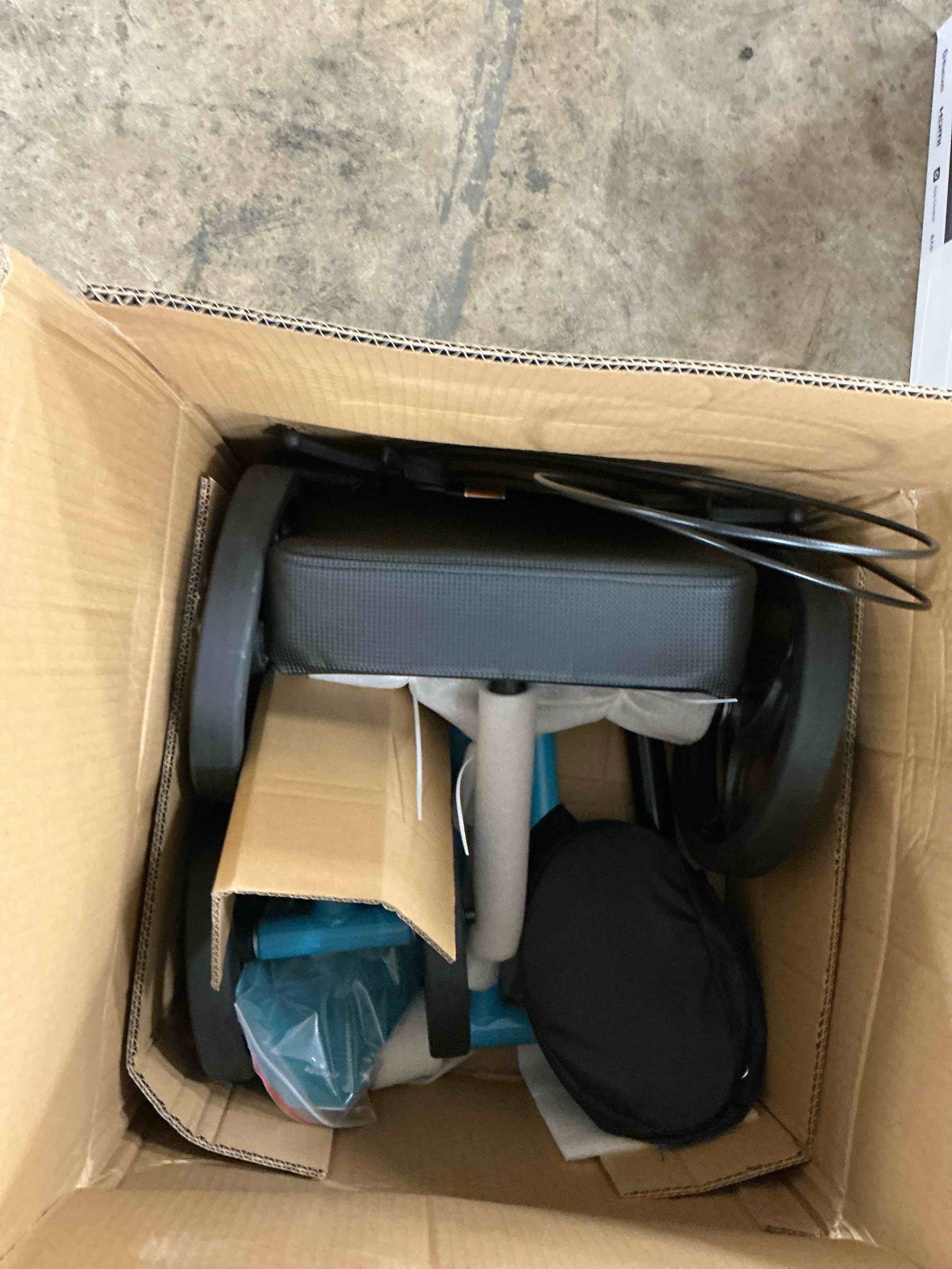 Condition photo showing Good Condition for ELENKER Folding Knee Walker Lightweight Knee Scooter for Ankle & Foot Injuries Alternative to Crutches Blue