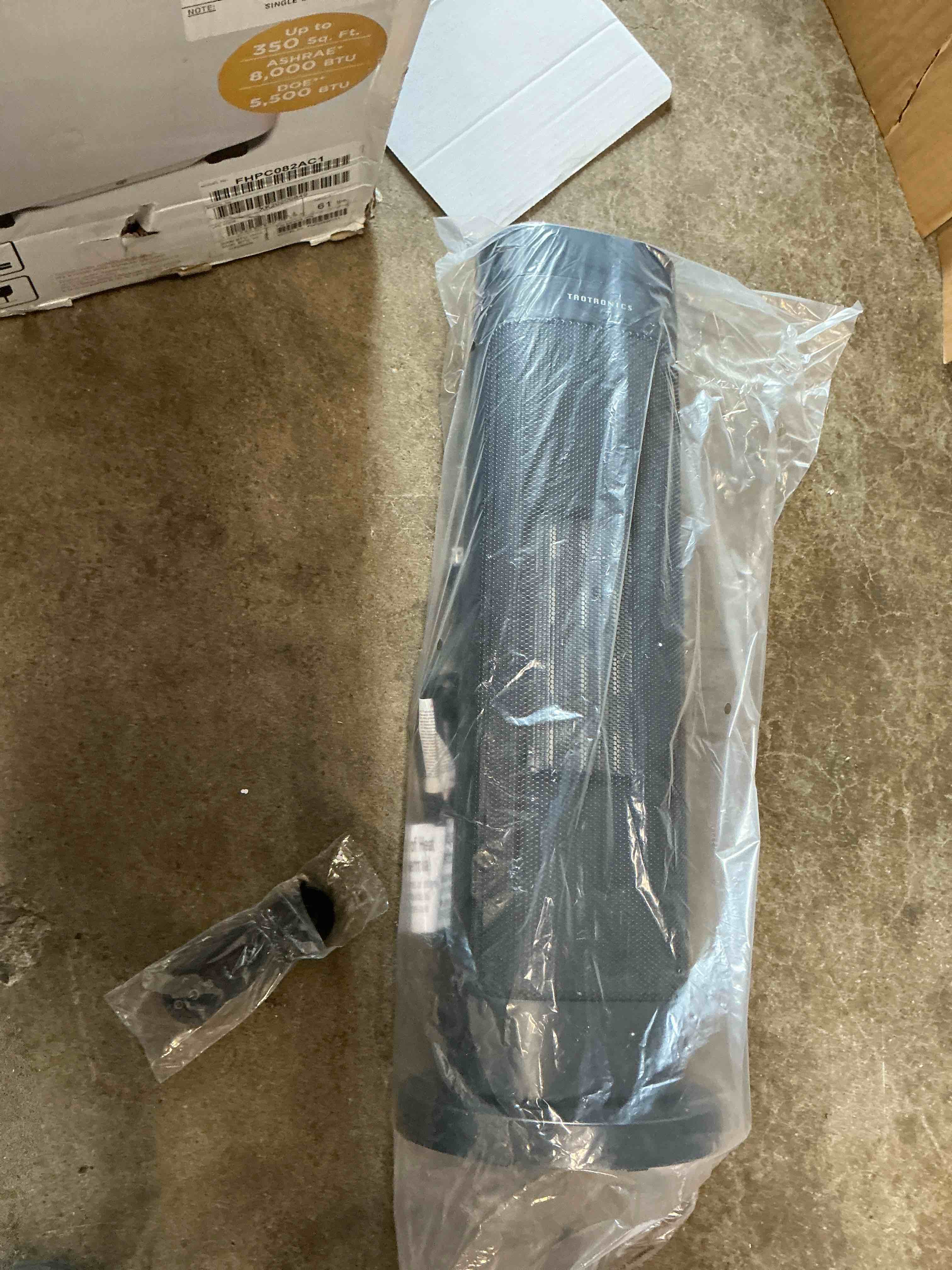 Condition photo showing New/Like New for TaoTronics Space Heater 22 1500W Portable Electric Heater Fast Quiet Tower Oscillating Heater for Office Home and Bedroom