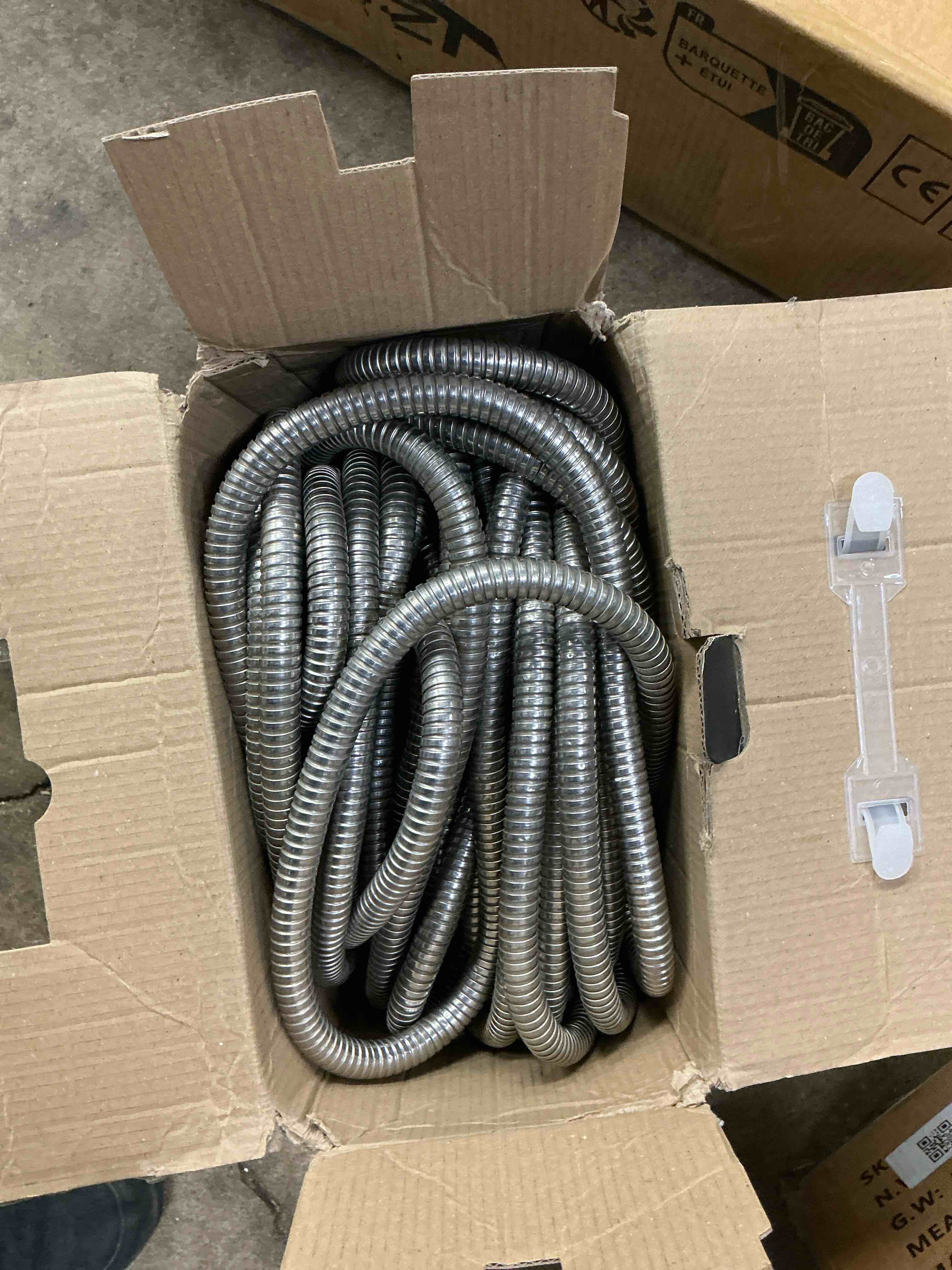 Condition photo showing Good Condition for Bionic Steel PRO 100 Ft Garden Hose with Nozzle, Premium 304 Stainless Steel Metal Water Hose 100Ft Flexible Hose, Rust Proof, Lightweight, Heavy Duty, Crush Resistant Fittings, 500 PSI, 2025 Model 100 Feet