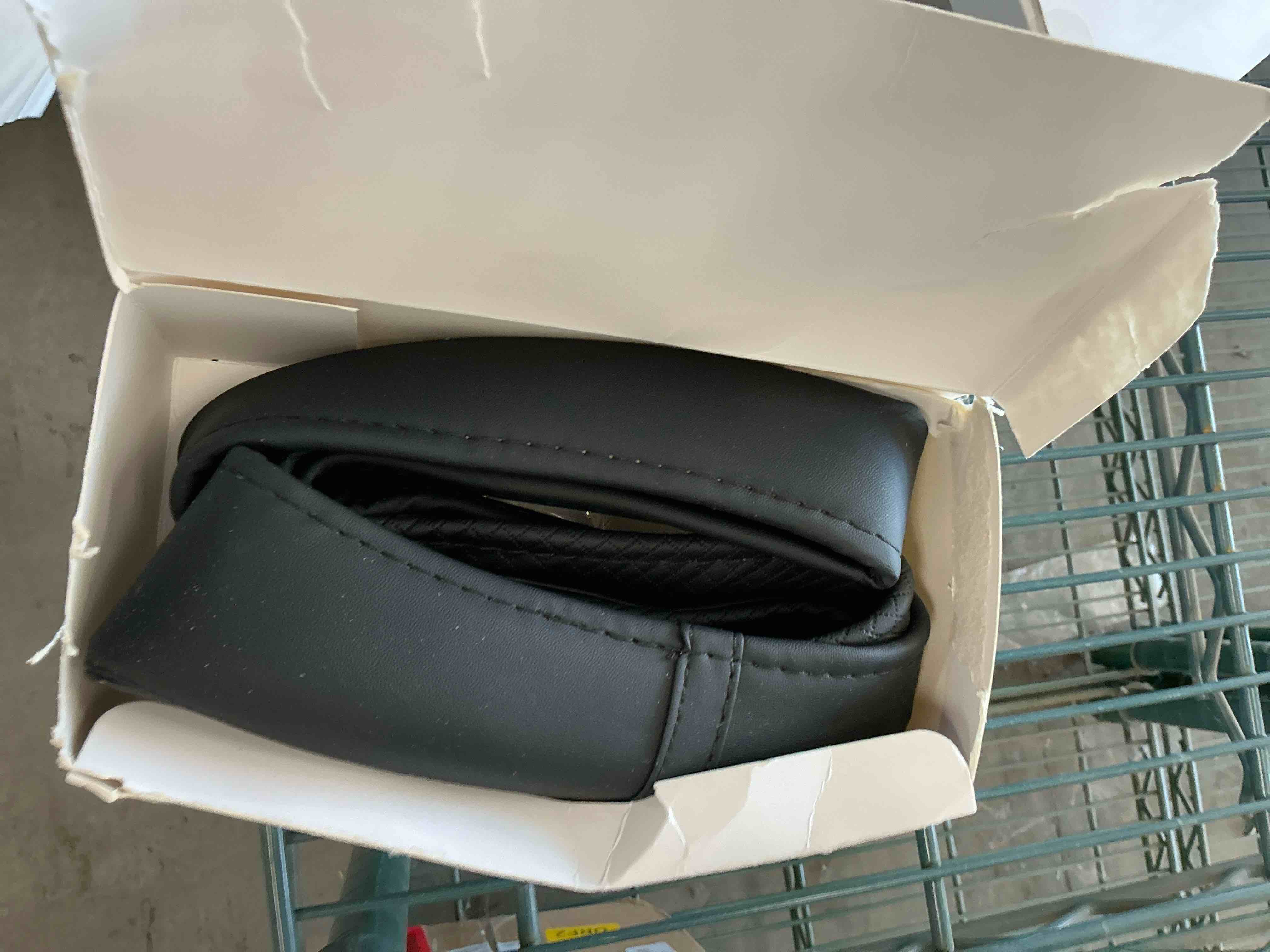 Condition photo showing Good Condition for Ouzorp Car Steering Wheel Cover, Microfiber Leather Steering Wheel Covers with Anti-Slip Lining, Universal 14.5-15 inchs Black Black,Medium(Standard) Size[14.5"-15"]