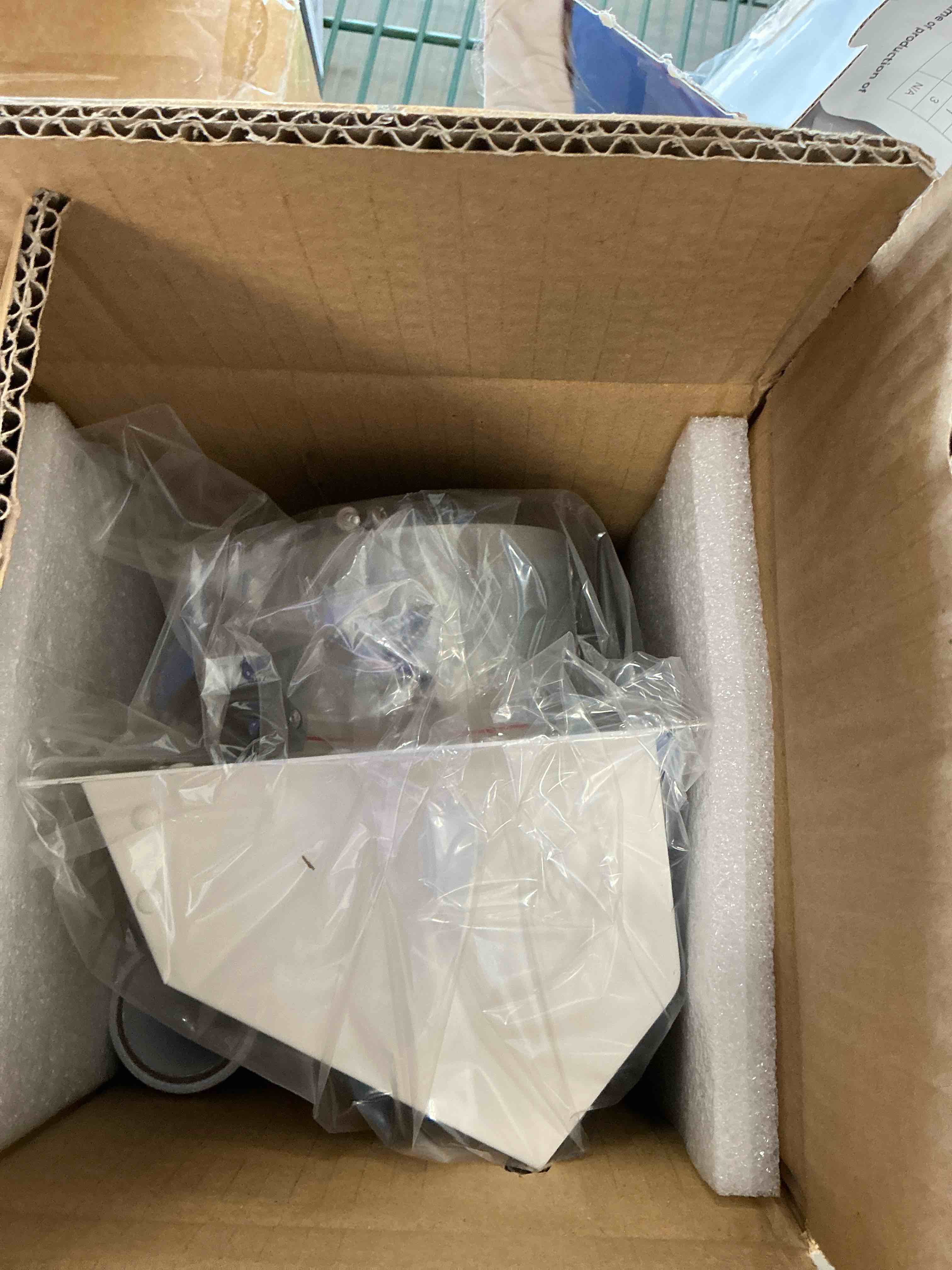 Condition photo showing New/Like New for 4 Inch Dryer Vent Cover Outside with Mesh, Wall Vent Exhaust Vent Cover Wall Mount Extractor Vent with Flap, Exterior Vent Cover Cap Outdoor Dryer Vent Cover for Dryer Ducting House AC,White 4 Inch White