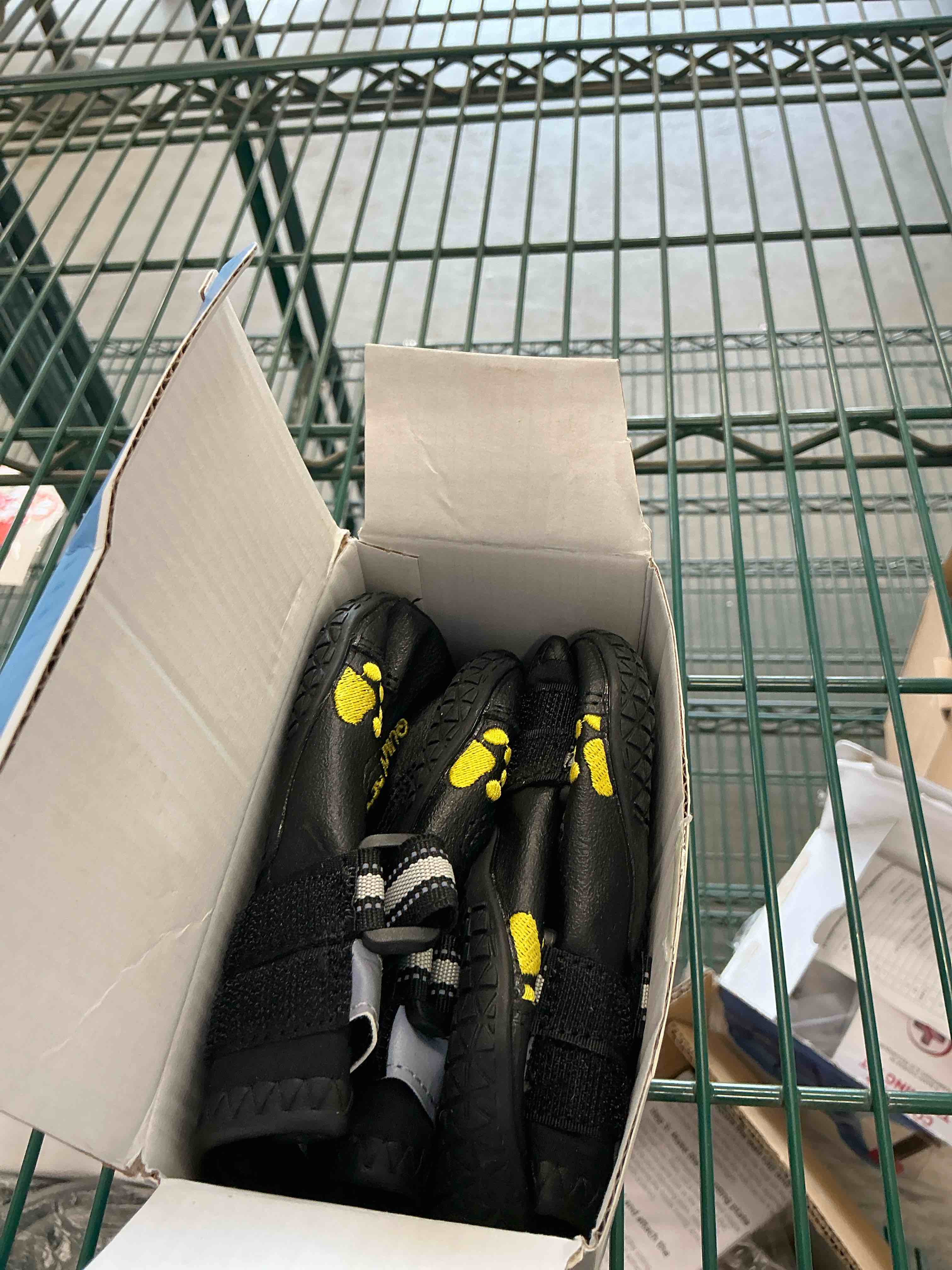 Condition photo showing New/Like New for QUMY Dog Shoes for Large Dogs, Medium Dog Boots & Paw Protectors for Winter Snowy Day, Summer Hot Pavement, Water-Resistant in Rainy Weather, Outdoor Walking, Indoor Hardfloors Skid-Resistant Sole Black Size 5: 2.4''x2.8''(W*L) (Pack of 4)