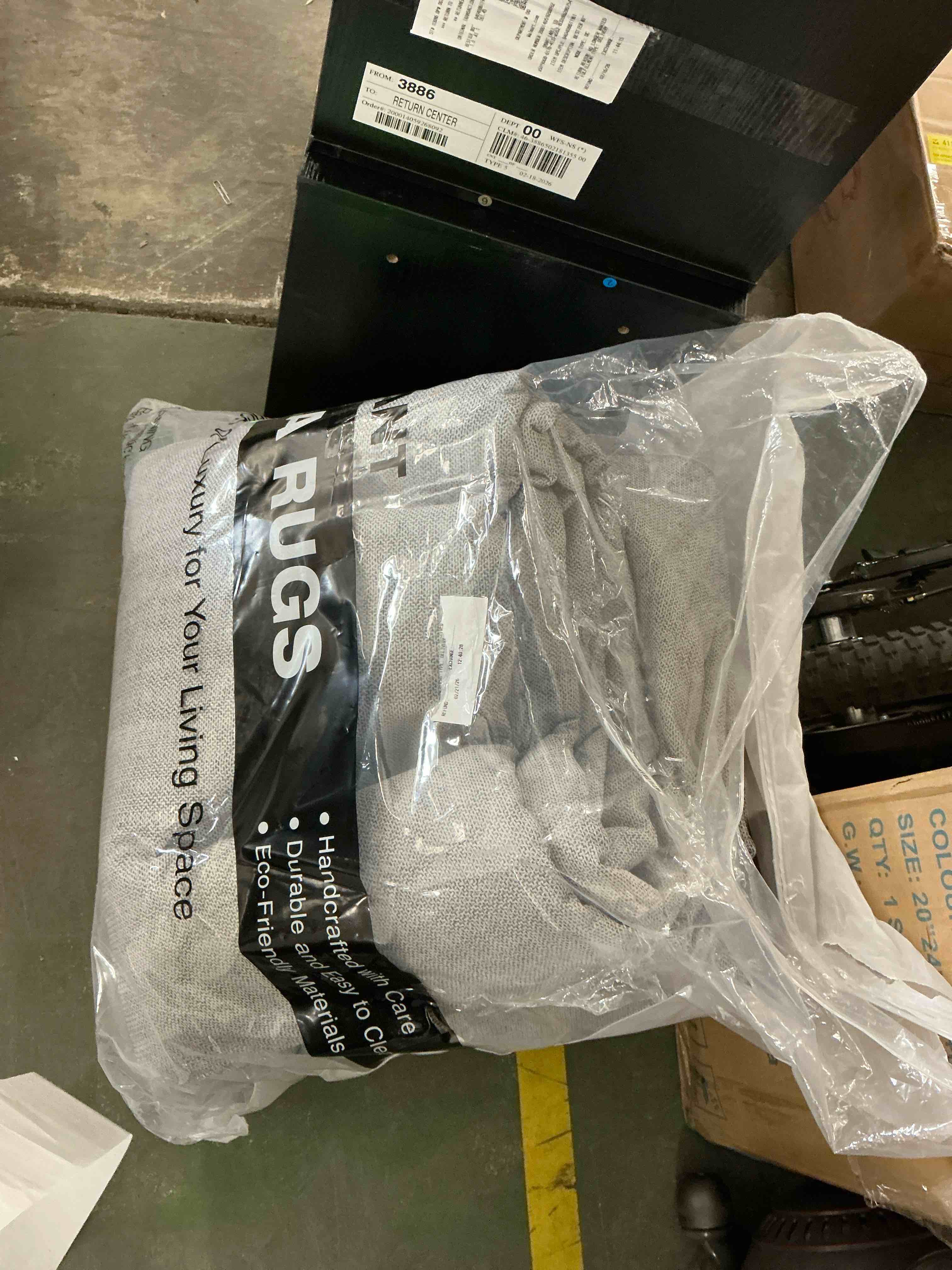 Condition photo showing Good Condition for UERMEI 10 x12  Large Area Rugs for Living Room  Washable Non Slip Indoor Rug for Bedroom Home Decor Carpets  Modern Abstract Printed Carpet  Blue