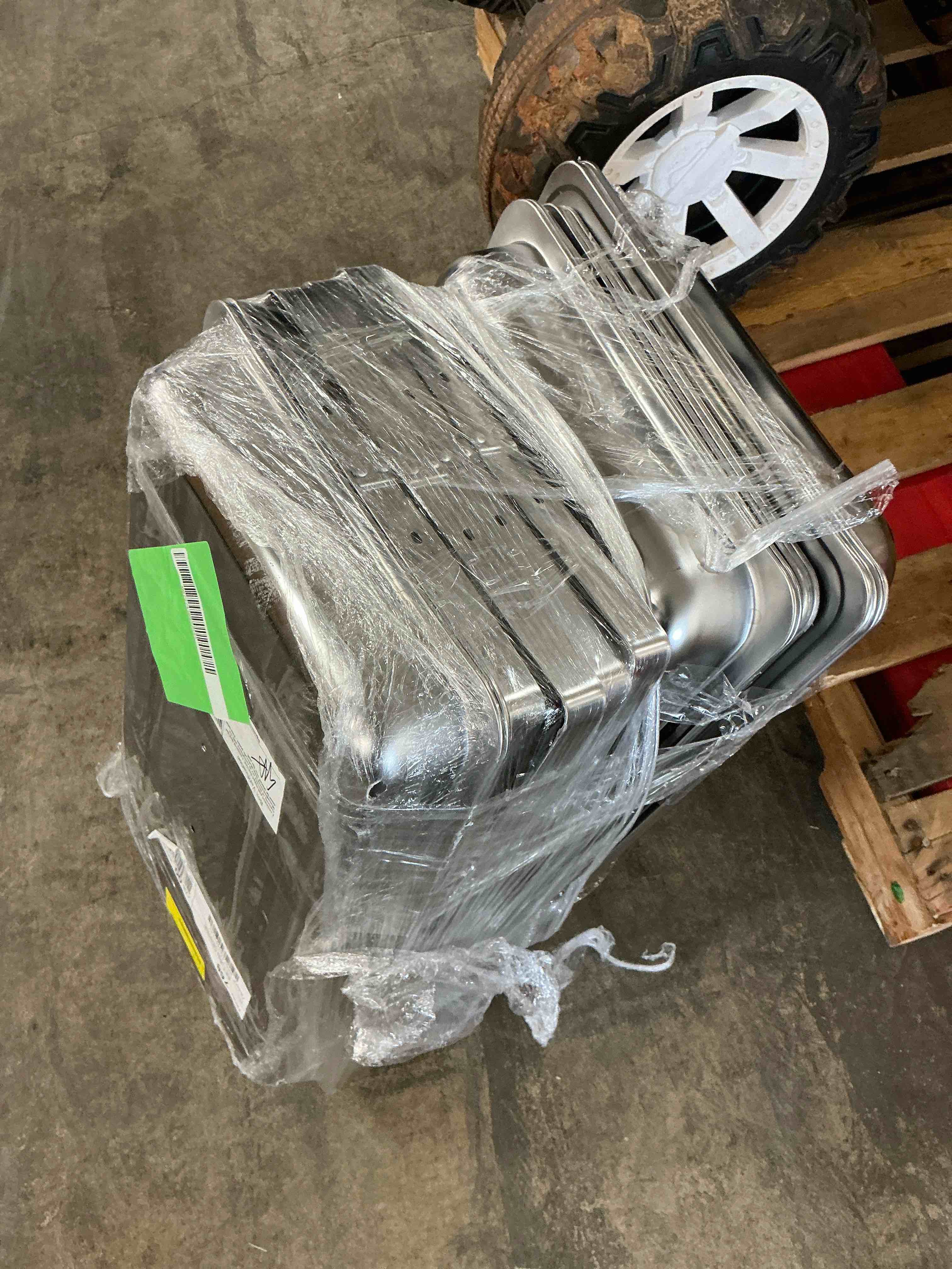 Condition photo showing Good Condition for Chafing Dish Buffet Set 4 Pack: TINANA 8QT Stainless Steel Chafing Dishes for Buffet  Chafers and Buffet Warmers Sets for Parties  Events  Wedding  Camping  Dinner