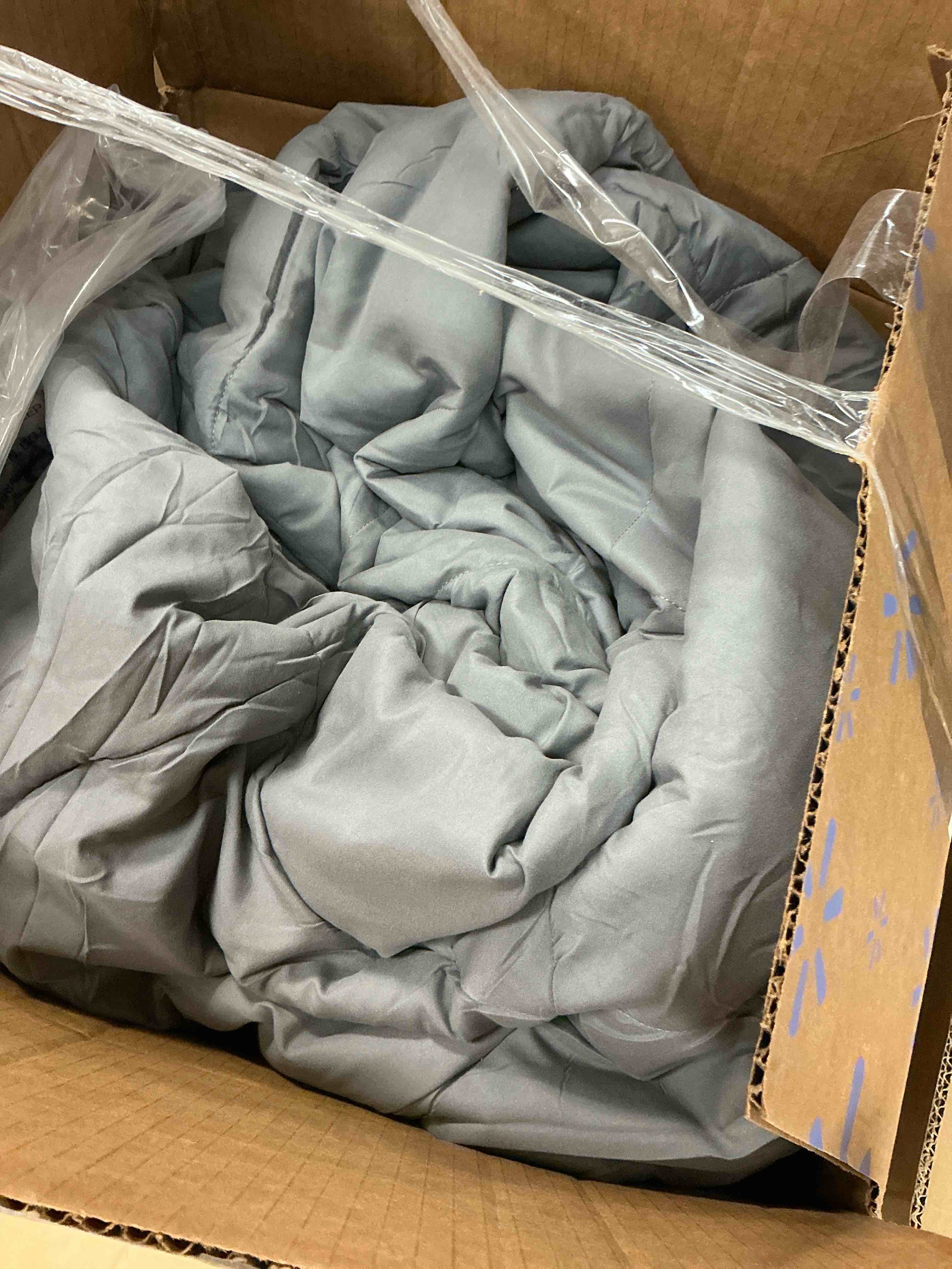 Condition photo showing Good Condition for Sleep Zone Twin/Twin XL Comforter Duvet Insert, Down Alternative Reversible Comforter, Lightweight, Soft and Breathable Bedding All Season, Diamond Quilting Grey