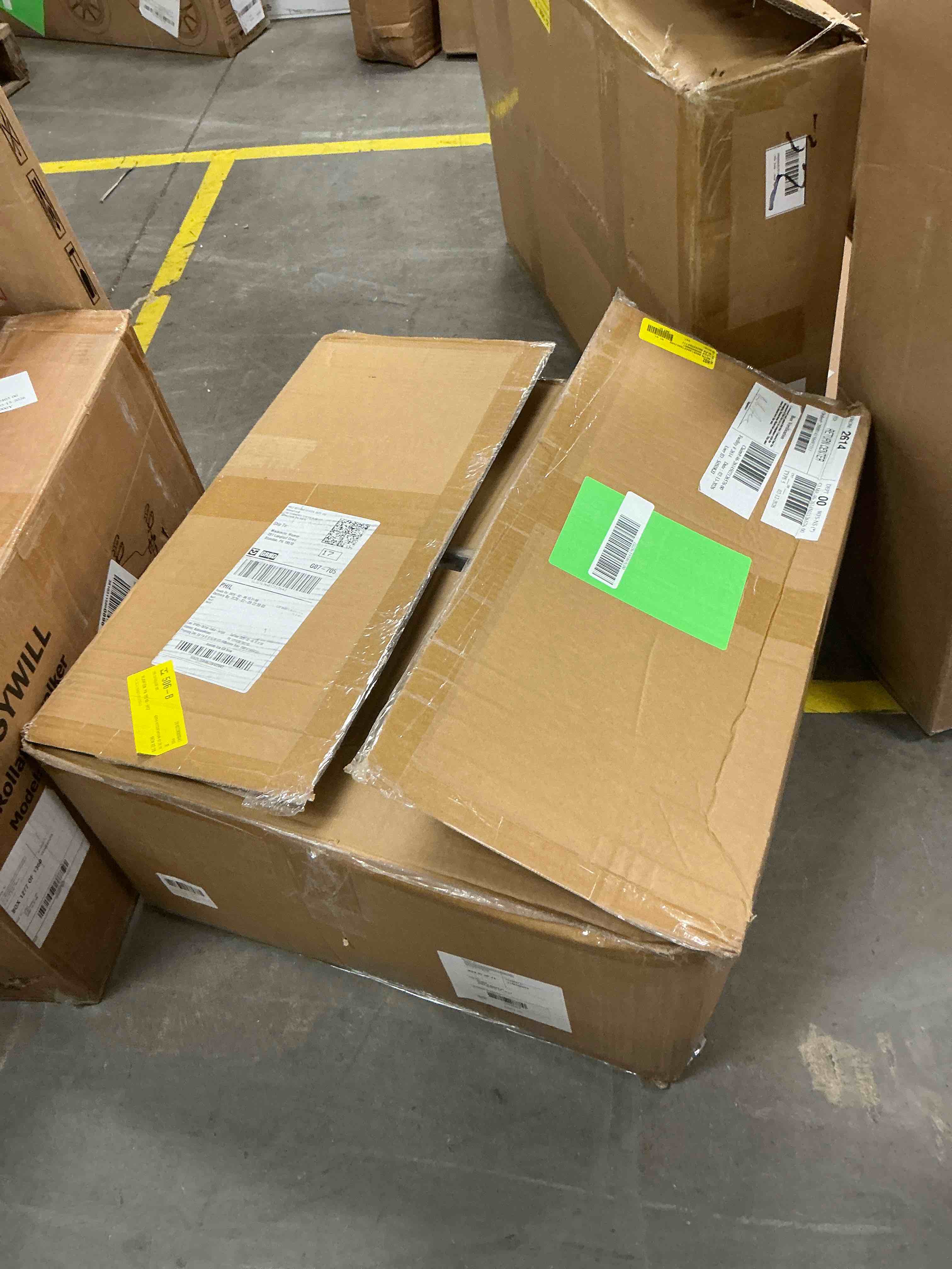 Condition photo showing New/Like New for UERMEI 10 x14  Large Area Rugs for Living Room  Washable Non-slip Soft Indoor Modern Abstract Rug for Bedroom Dining Room Office Home Decor Carpet  Brown