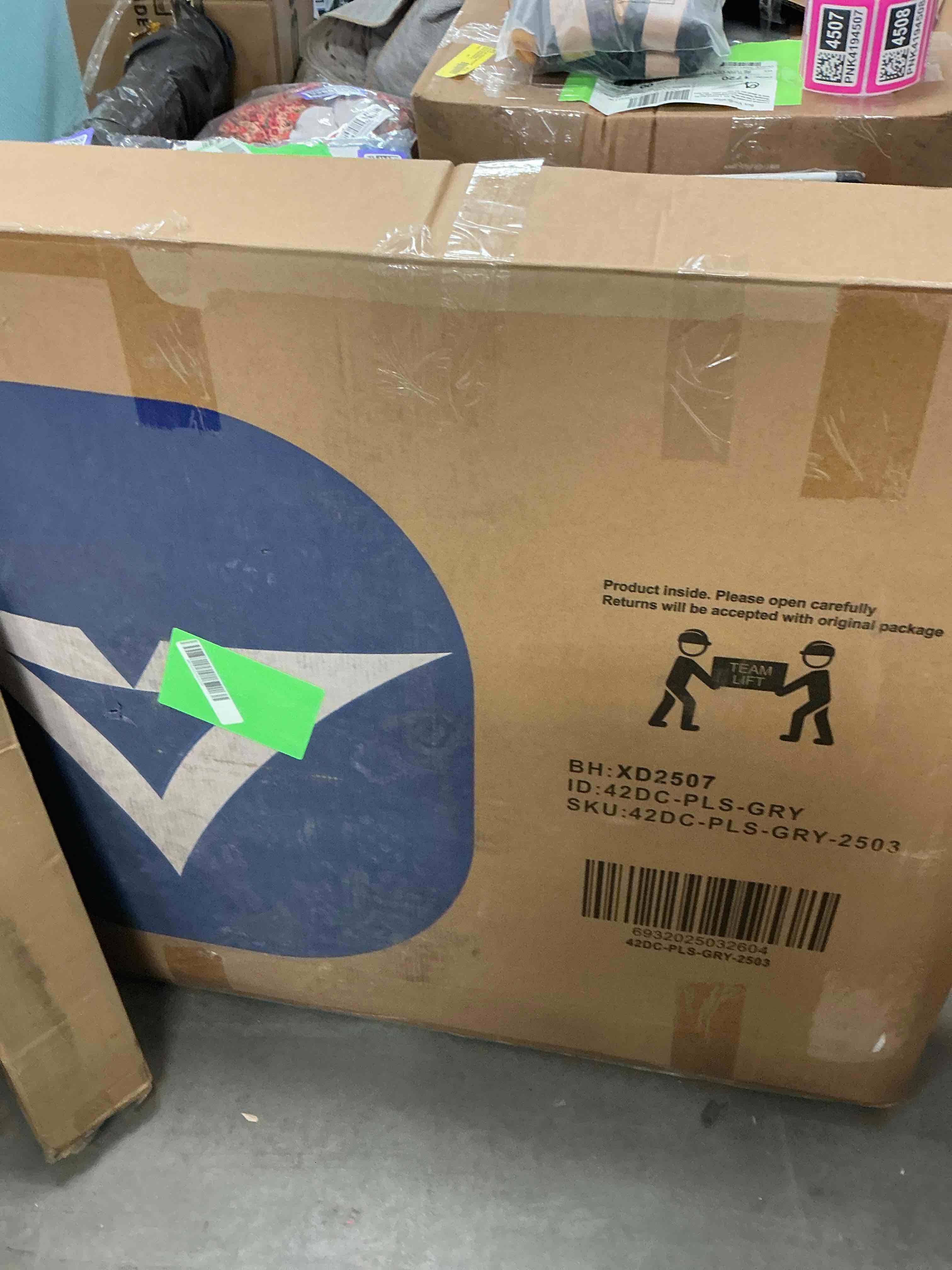 Condition photo showing Good Condition for Waleaf Durable Waterproof Plastic Dog House for Small to Large Sized Dogs  Indoor Outdoor Doghouse with Elevated Floor