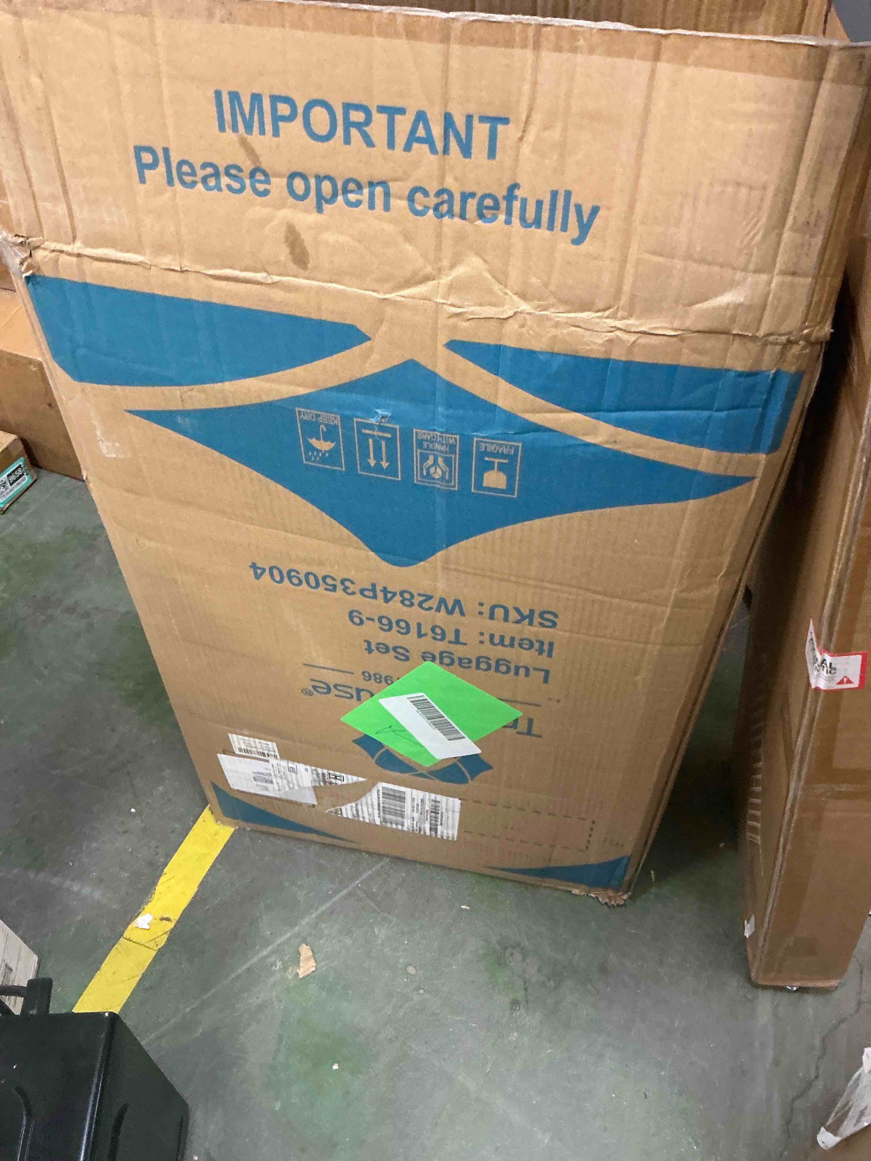 Condition photo showing Good Condition for Travelhouse 3 Piece Hardshell Luggage Set Hardside Lightweight Suitcase with TSA Lock Spinner Wheels 20in24in28in.(Navy Blue)