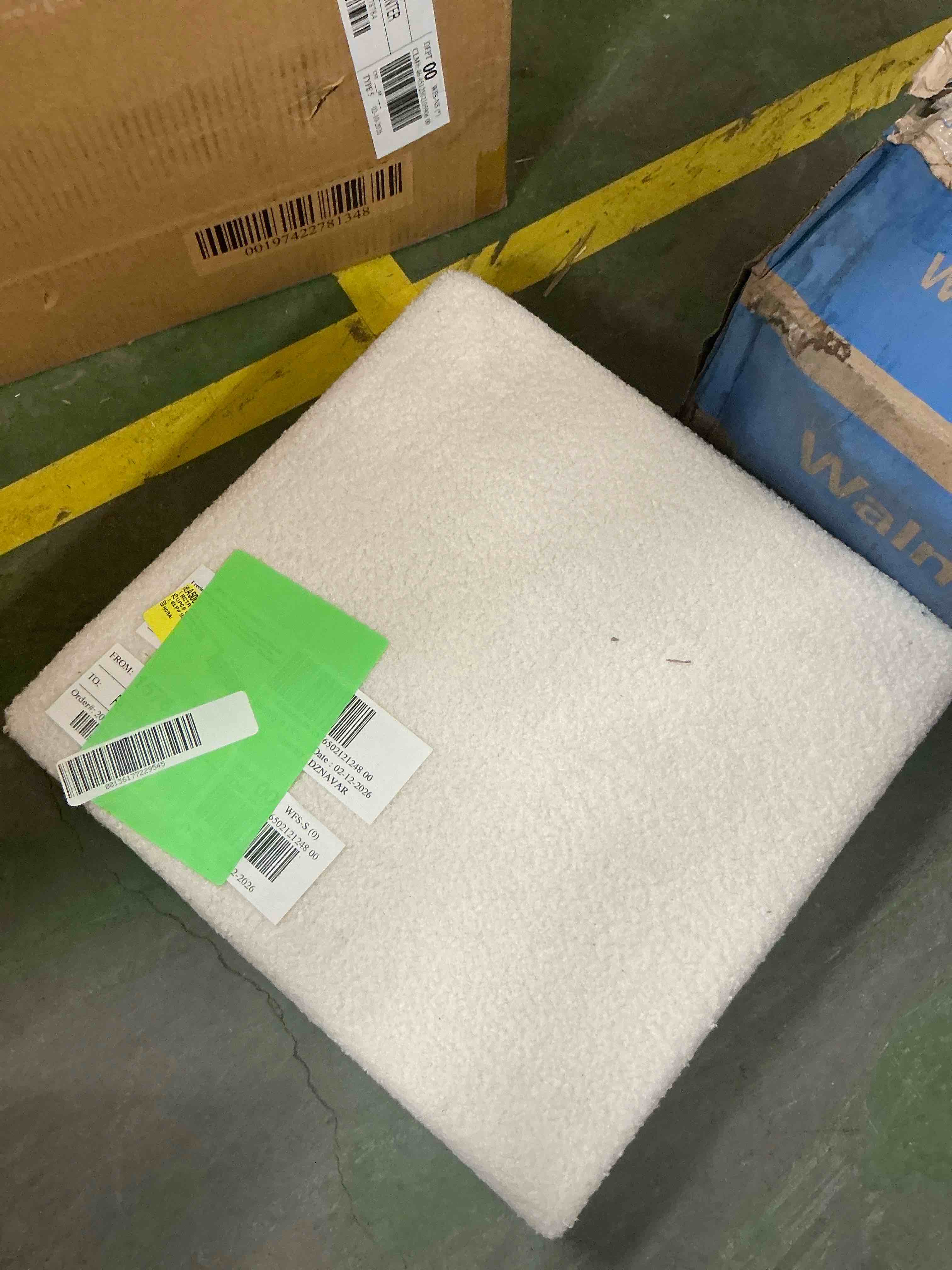 Condition photo showing Good Condition for Folding Storage Ottoman Cube,Foot Rest Stool Seat for Living Room,White,Sherpa Fabric