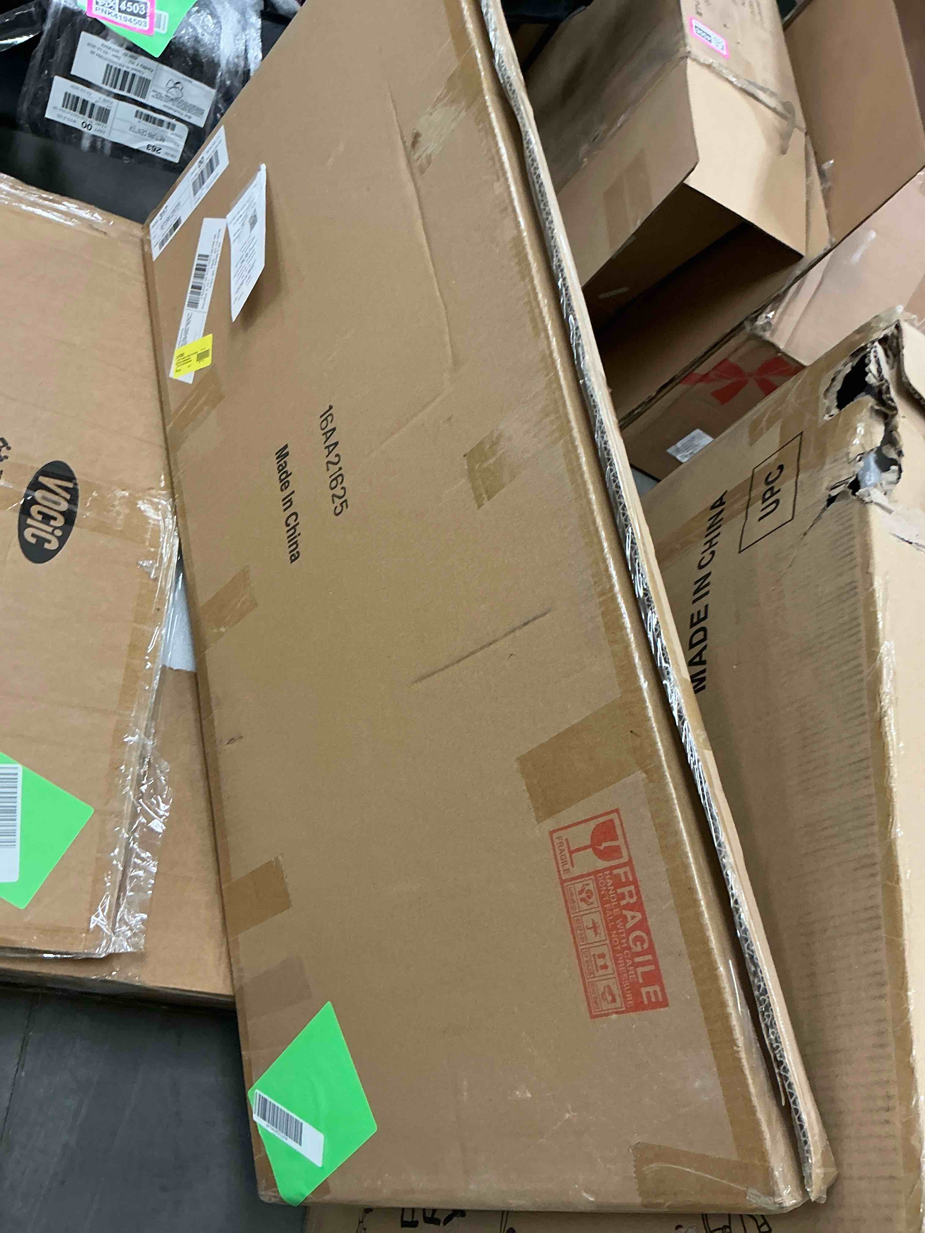 Condition photo showing New/Like New for Sintosin Wall Decor Window Frame 40 x20   White Distressed Wood Window Pane  Rustic Farmhouse Wall Mounted Decorative Frame for Christmas Thanksgiving Holiday Home Decor