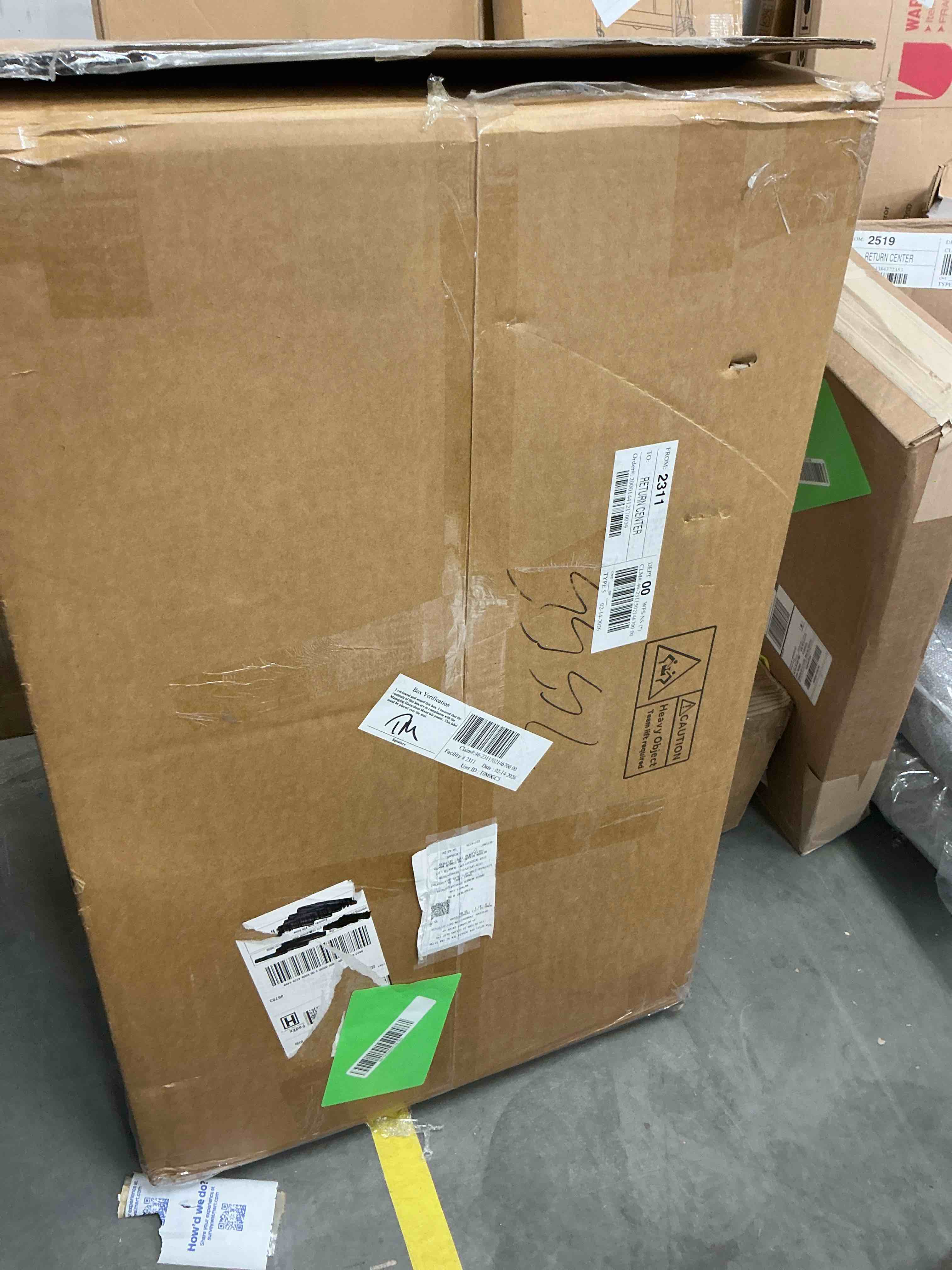 Condition photo showing New/Like New for Gunaito Lift Top Coffee Table With Storage, Square Coffee Table And Modern Farmhouse Center Table For Living Room, Espresso Black