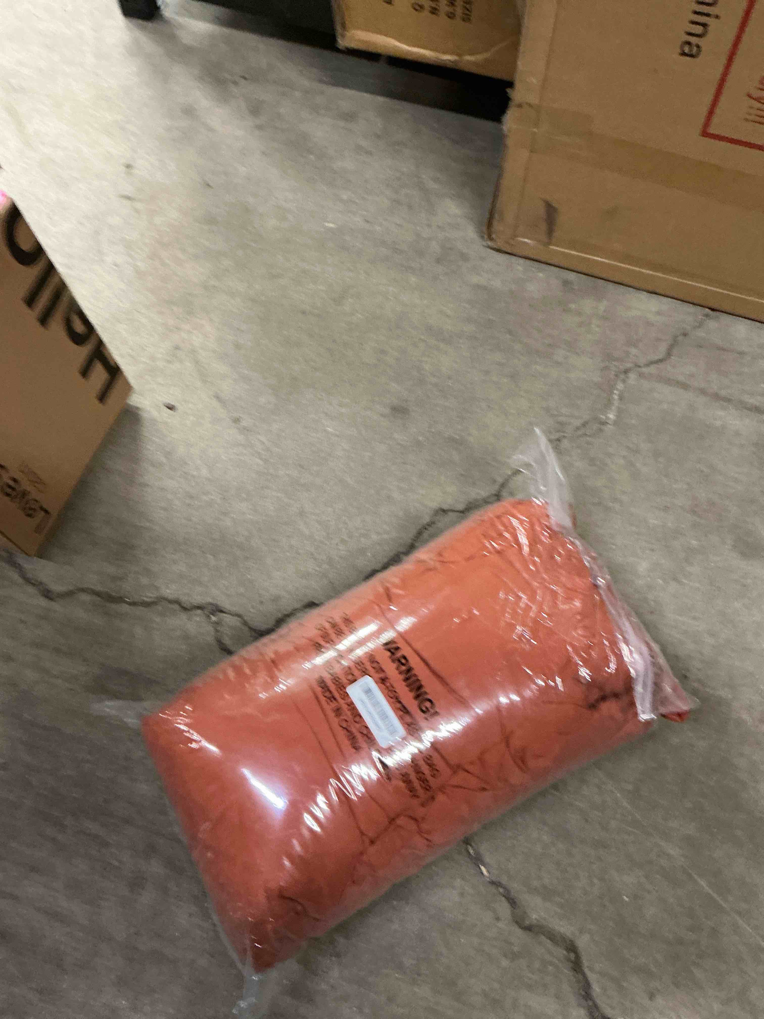 Condition photo showing Good Condition for rosgonia queen comforter set burnt orange, 3pcs (1 boho terracotta comforter & 2 pillowcases), lightweight fall bedding rust blanket all season quilt queen comforter 90"x90" terracotta