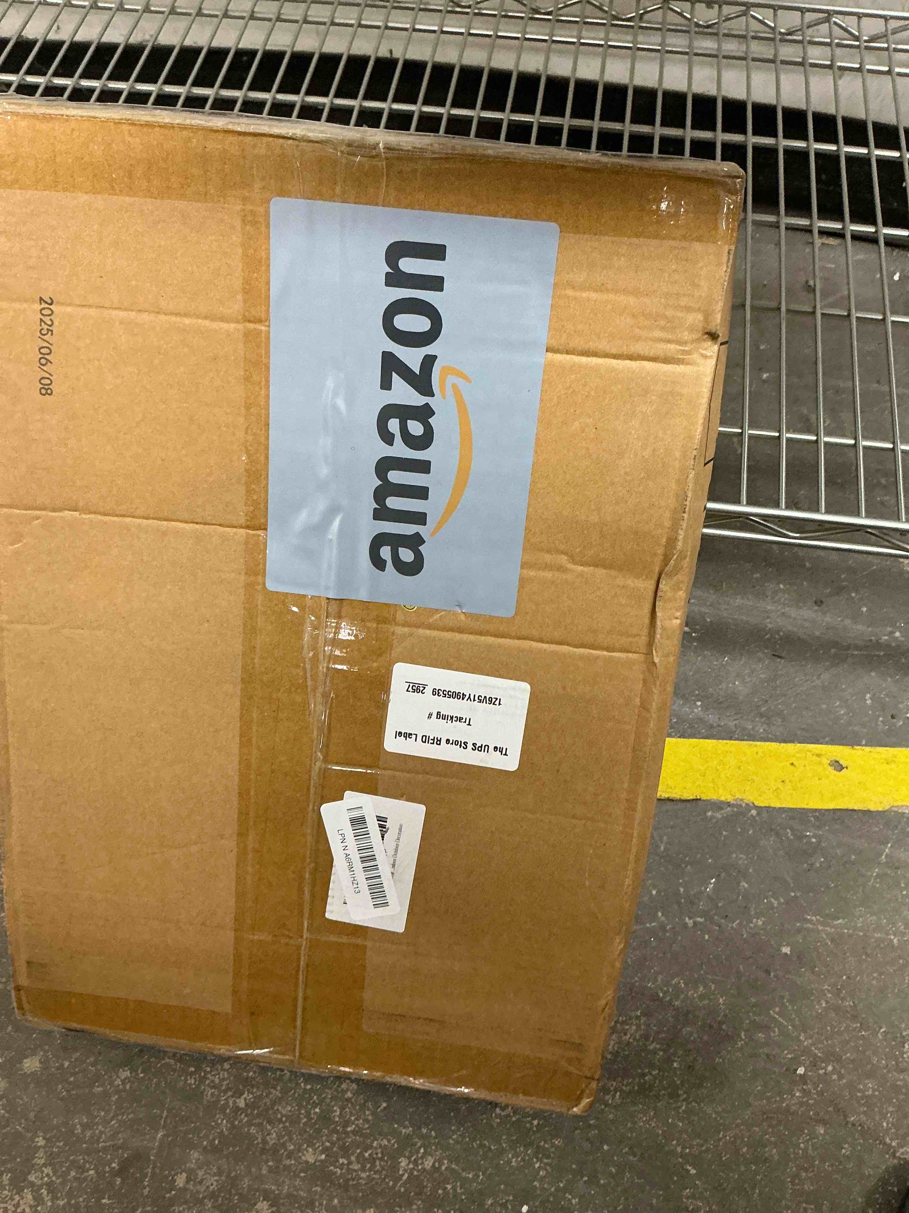 Condition photo showing New/Like New for 8.2FT Gold Metal Wedding Arches for Ceremony Square Balloon Arch Stand Rectangular Backdrop Stand for Anniversary Birthday Party Bridal Shower Home Indoor Outdoor Decoration 8.2x8.2ft Gold