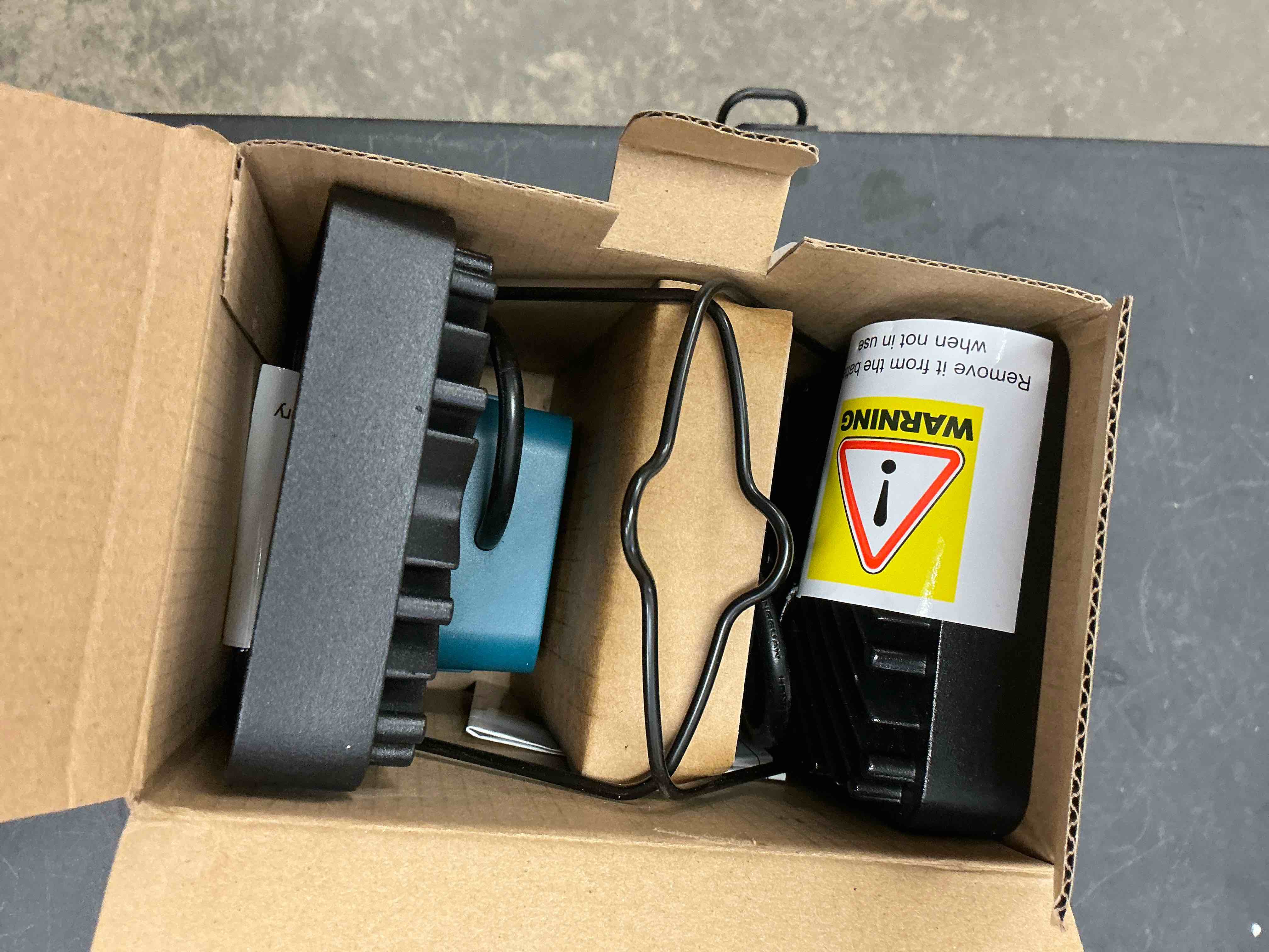 Condition photo showing Good Condition for 2 PCS LED Work Light for Makita 18V Battery,Battery Light for Makita 18v Tools Portable Outdoors Flood Lighting M light 10000LM - 2 Pack