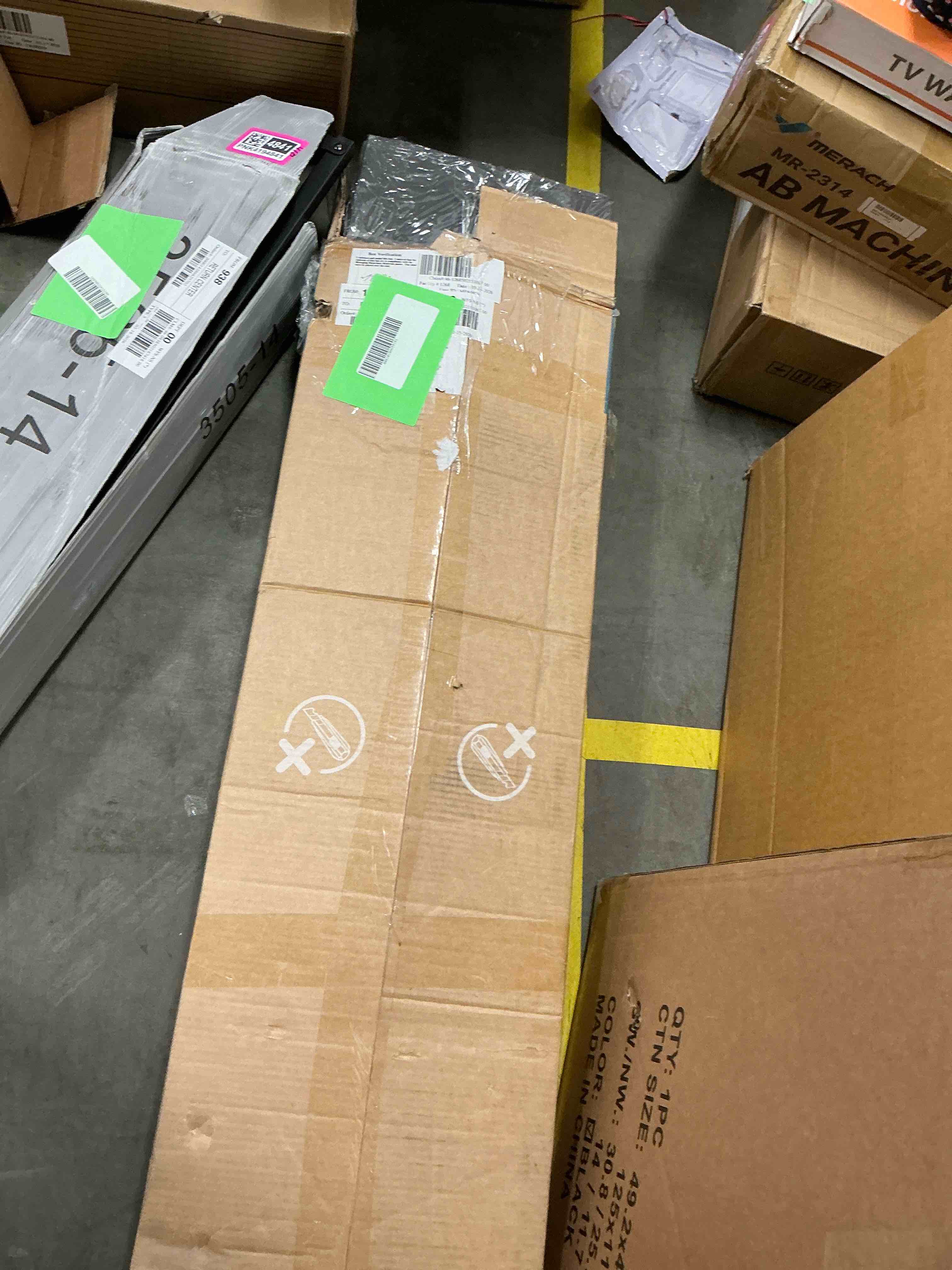 Condition photo showing Good Condition for ZUNMOS Fabric Dresser for Bedroom 9 Drawer, Grey