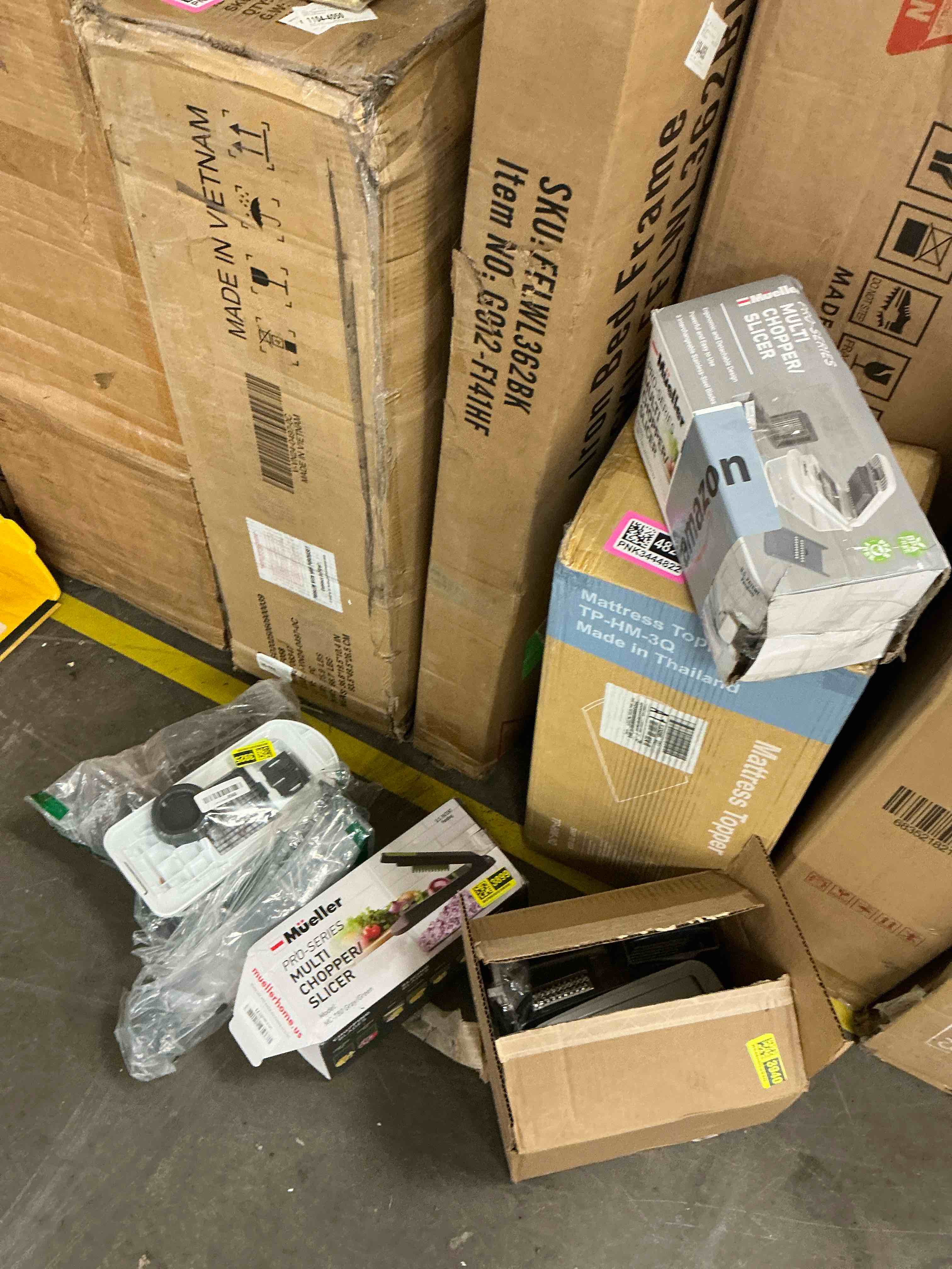 Condition photo showing Good Condition for Mueller Pro-Series 10-in-1, 8 Blade Stainless Steel Multi Vegetable Chopper And Mandoline Slicer, Kitchen Accessories and Essentials, Food and Veggie Chopper, Mincer, Dicer, White Sand/Grey
