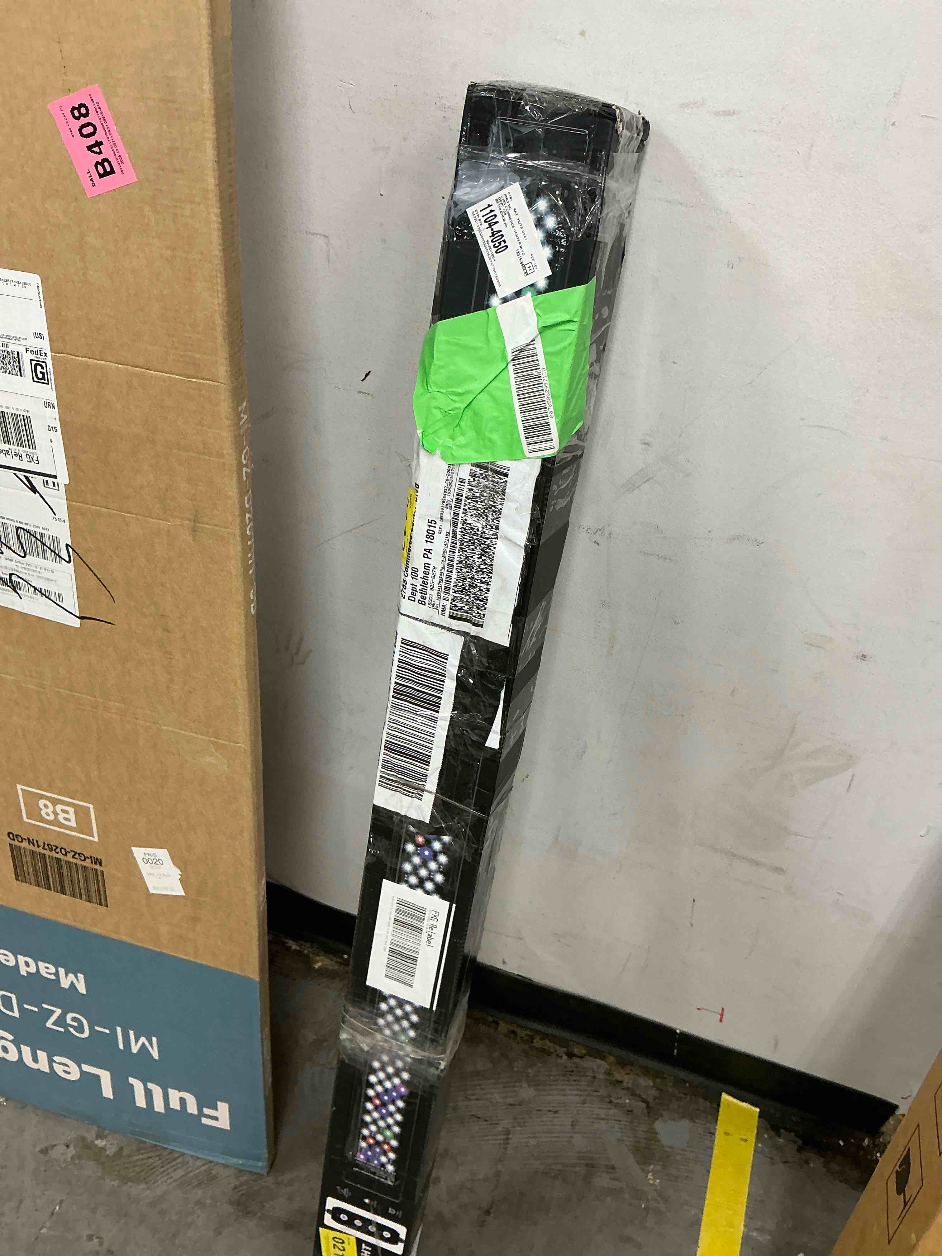 Condition photo showing Good Condition for 48-54 Inch LED Aquarium Light for Plants & Fish - Full Spectrum with Timer, Auto On/Off, Adjustable Brightness (White/Blue/Red/Green/Pink LEDs), Extendable Brackets for Freshwater Tanks