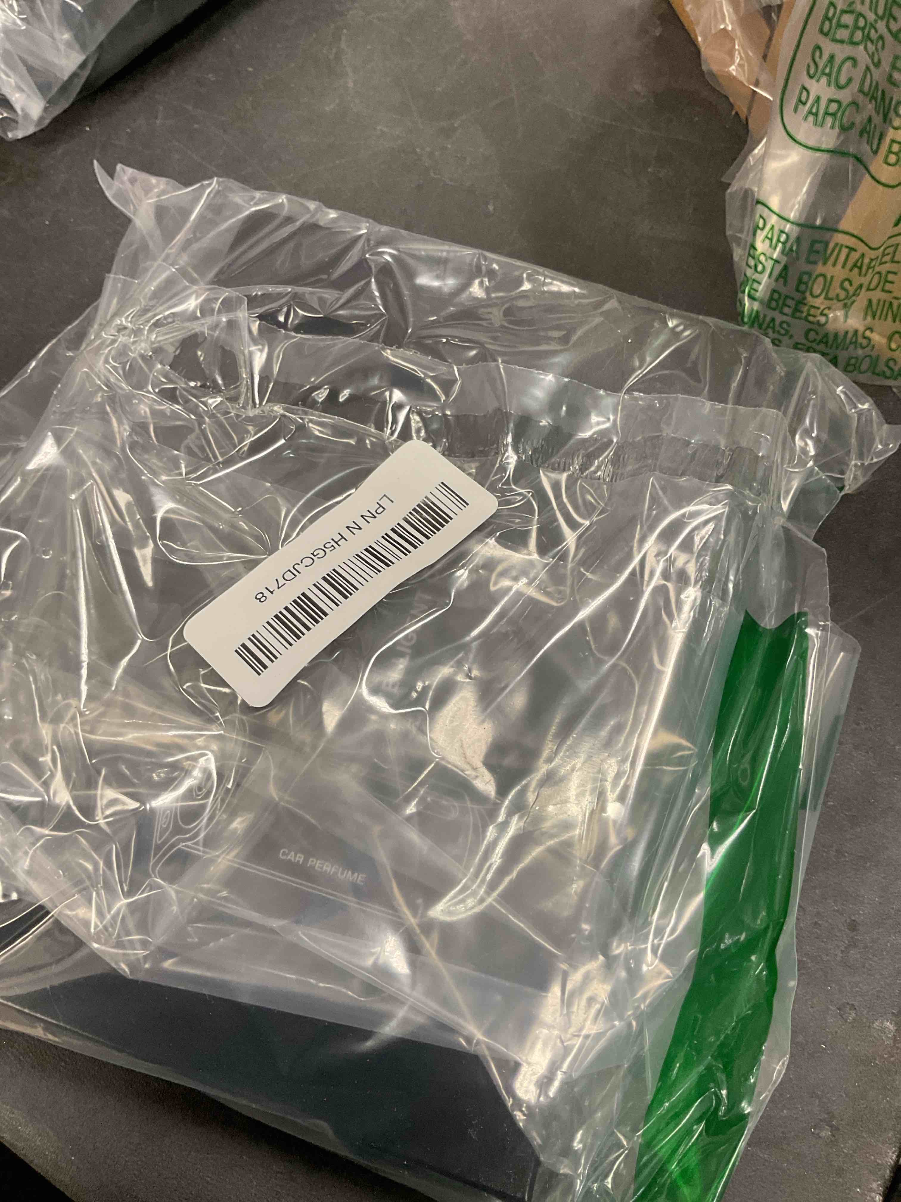 Condition photo showing Good Condition for Car Air Freshener Diffuser, Smart Car Air Freshener, Car Diffuser Air Freshener with Three Adjustable Modes, Aromatizante Para Carro with 3pcs Essential Oil, Car Fresheners Long Lasting