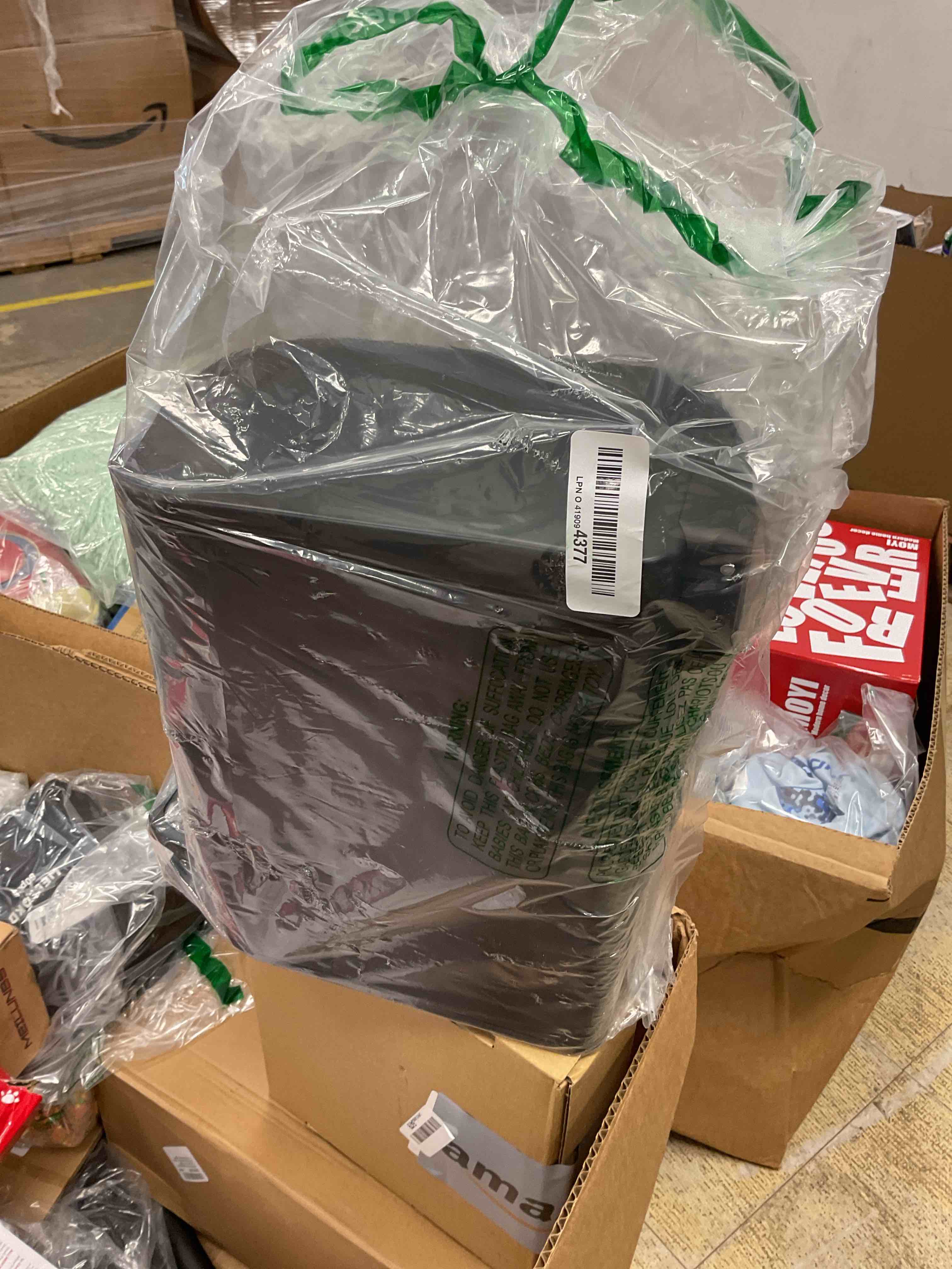 Condition photo showing Good Condition for Cesun Small Bathroom Trash Can with Lid Soft Close, Step Pedal, 6 Liter / 1.6 Gallon Stainless Steel Garbage Can with Removable Inner Bucket, Anti-Fingerprint Finish (Matt Black)