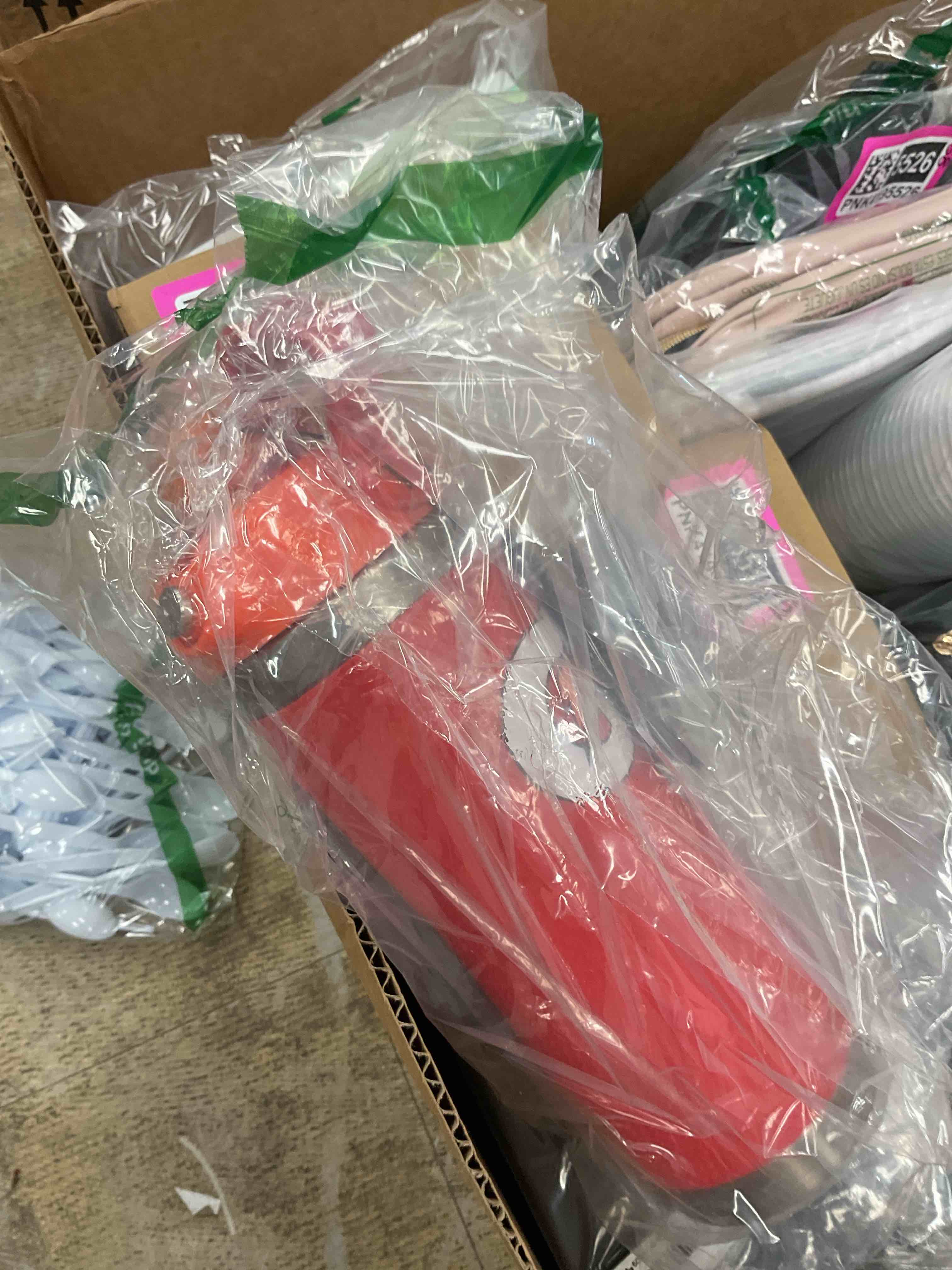 Condition photo showing Good Condition for Gatorade Gx Stainless Steel Bottle, 32oz Red 32 Ounces