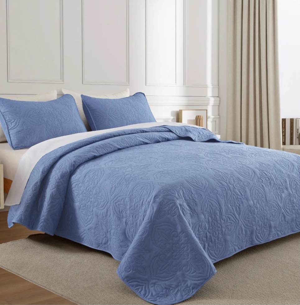 Whale Flotilla Soft King Quilt Bedding Set for All Seasons  Elegant Vintage Damask Ultrasonic Quilts Set  Lightweight Reversible Bedspread  Coverlet  Bed Cover with 2 Pillow Shams  Bluish Grey