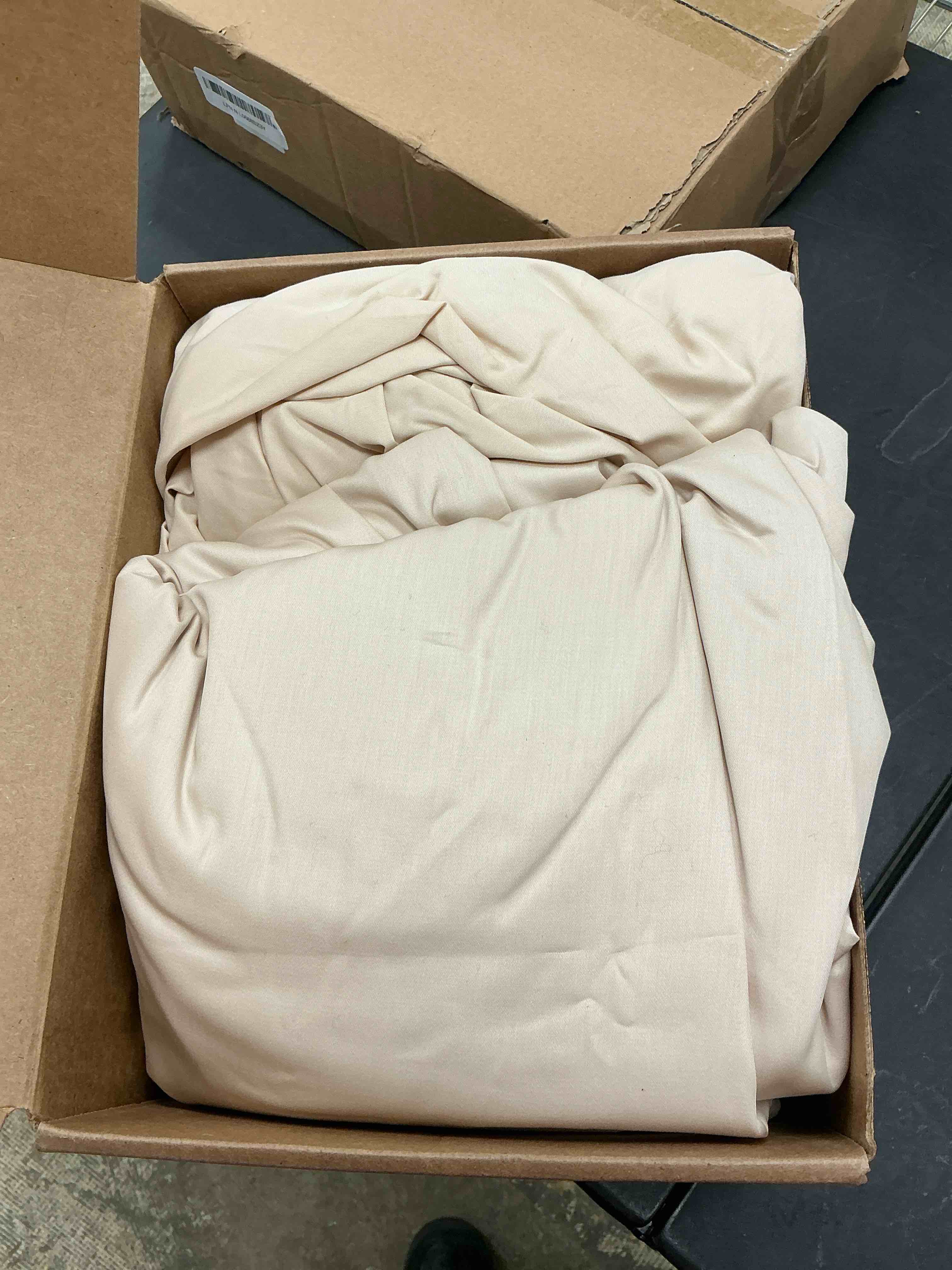 Condition photo showing As Is for TEMPUR Classic Cotton Sheet Set Sandstone - Queen Sandstone Queen
