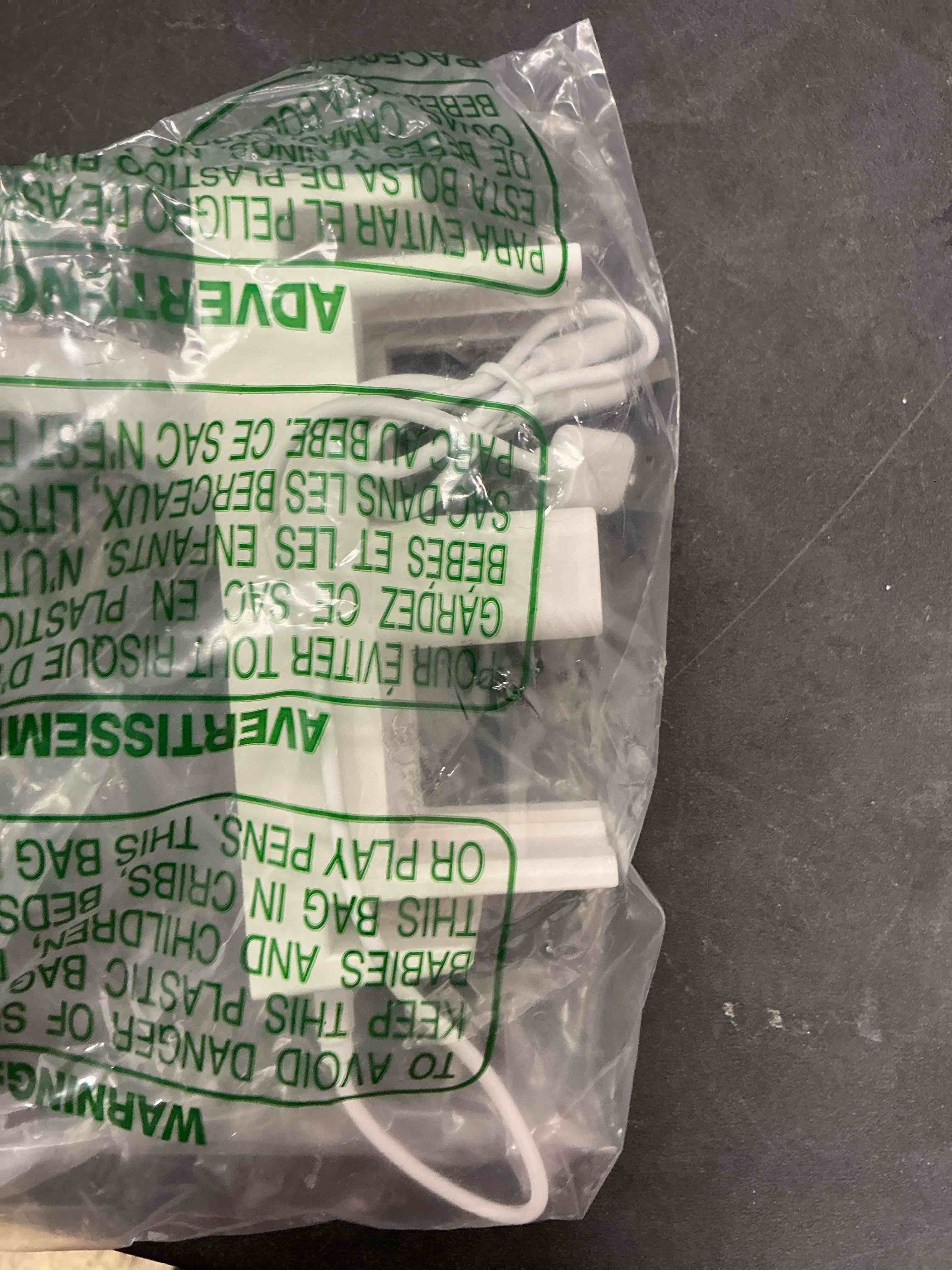 Condition photo showing Good Condition for Charging Station Under Cabinet Lighting, Up to 4Pack Charging - White